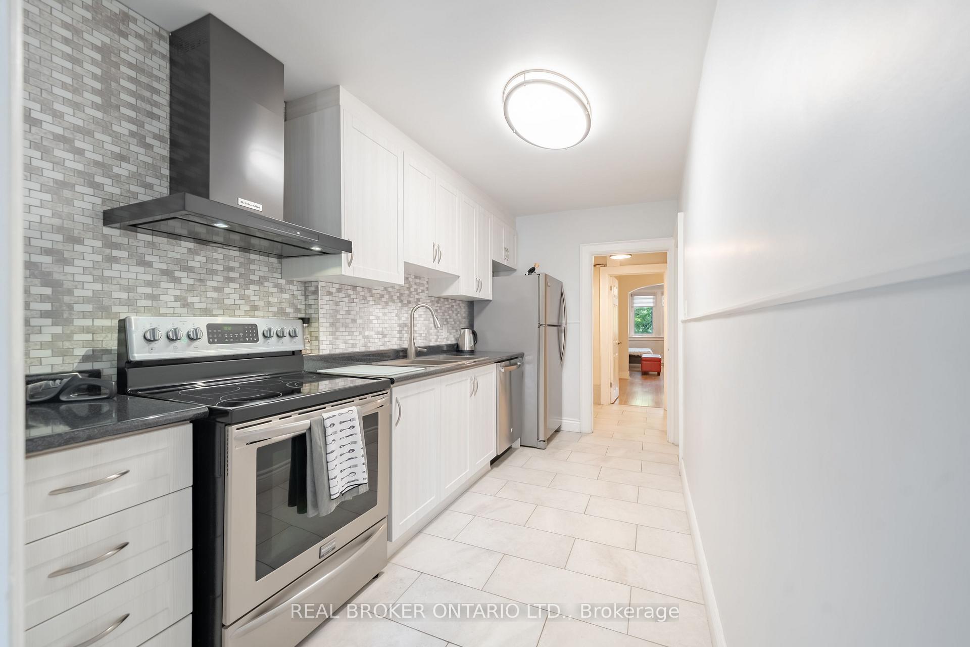 Photo 3 of 600 Mt Pleasant Road, Toronto, Mount Pleasant East — HOMEH