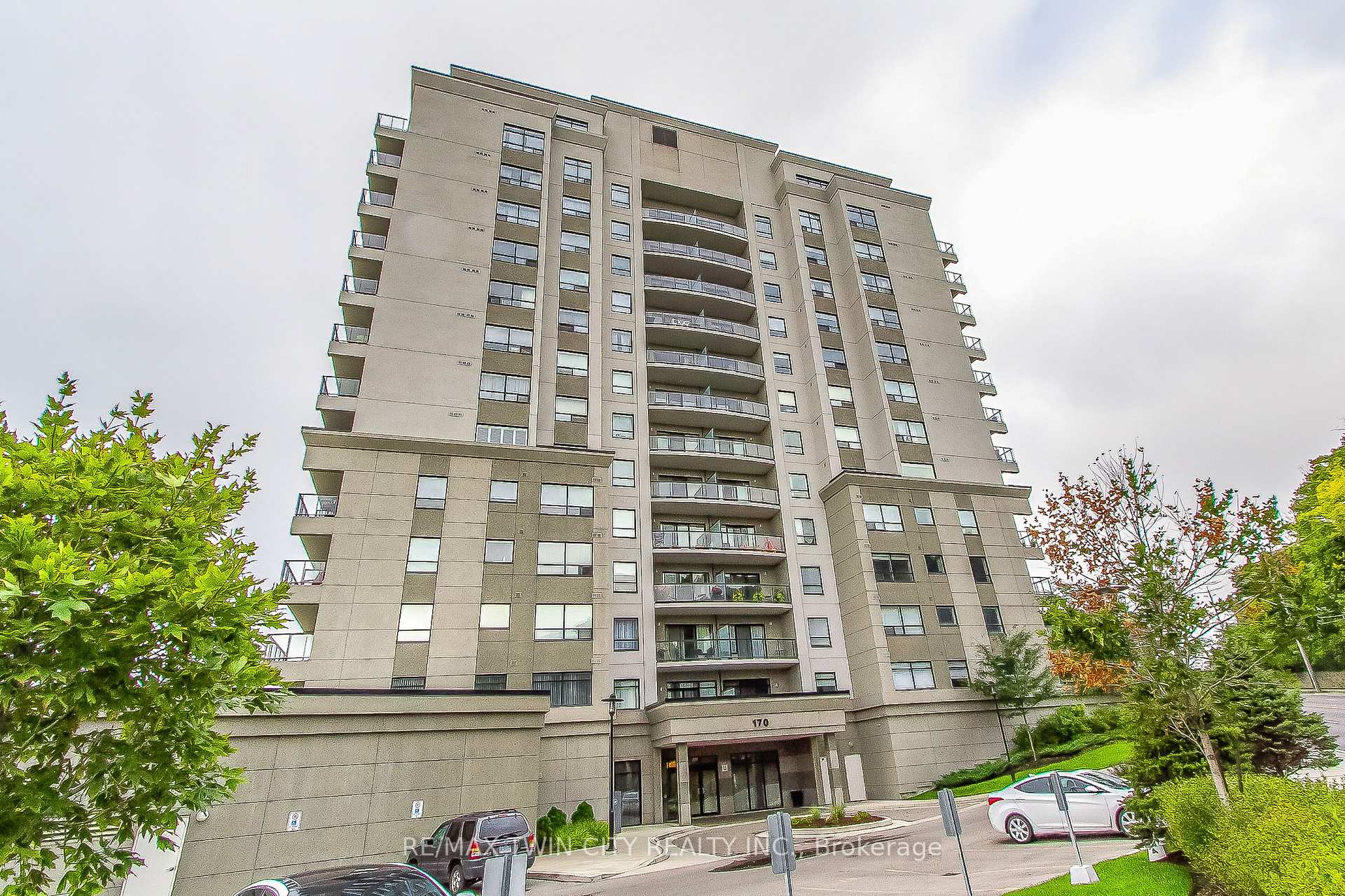 Front of Unit 807, 170 Water Street N