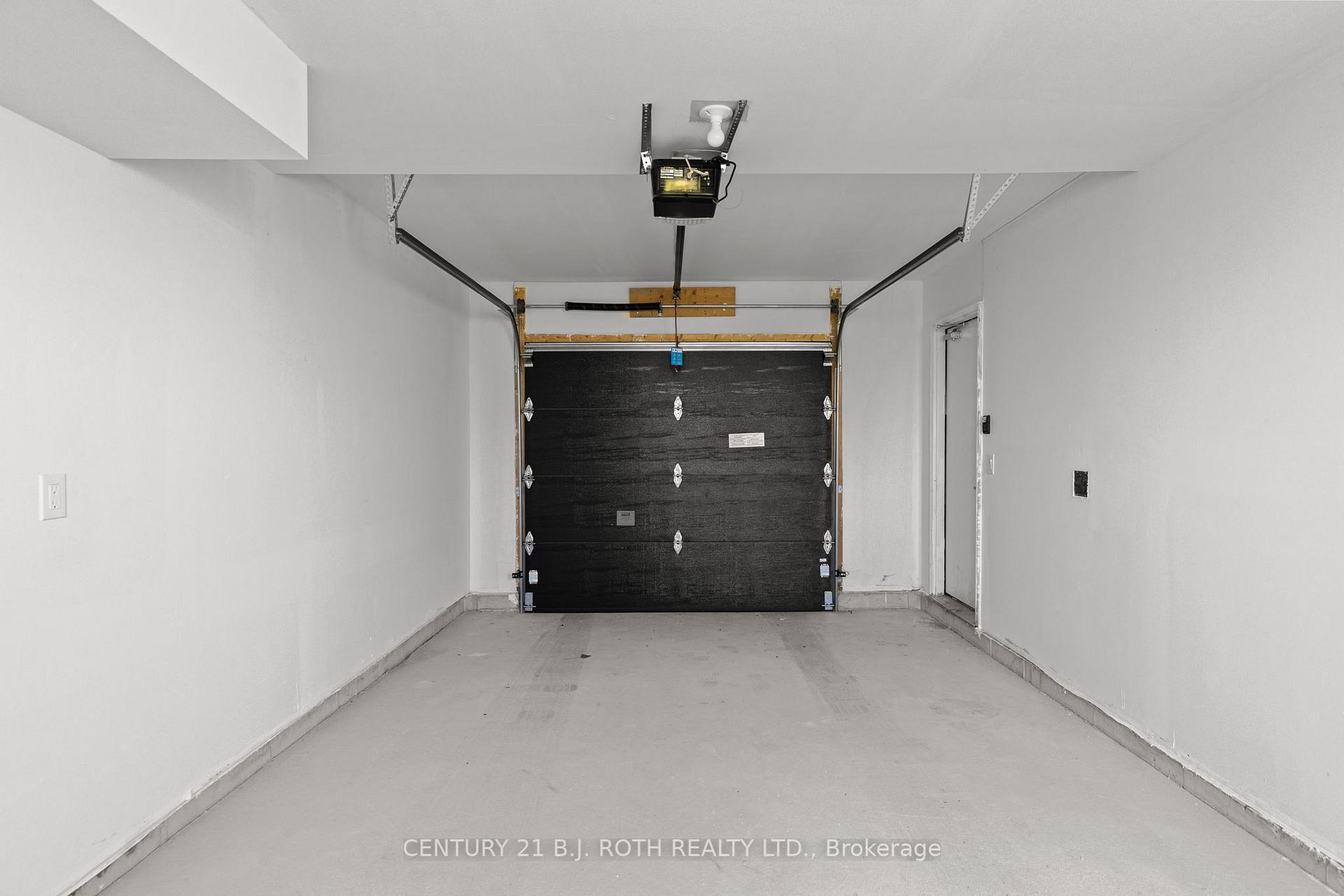 Photo 12 of 3 Mariner'S Pier Way, Orillia — HOMEH