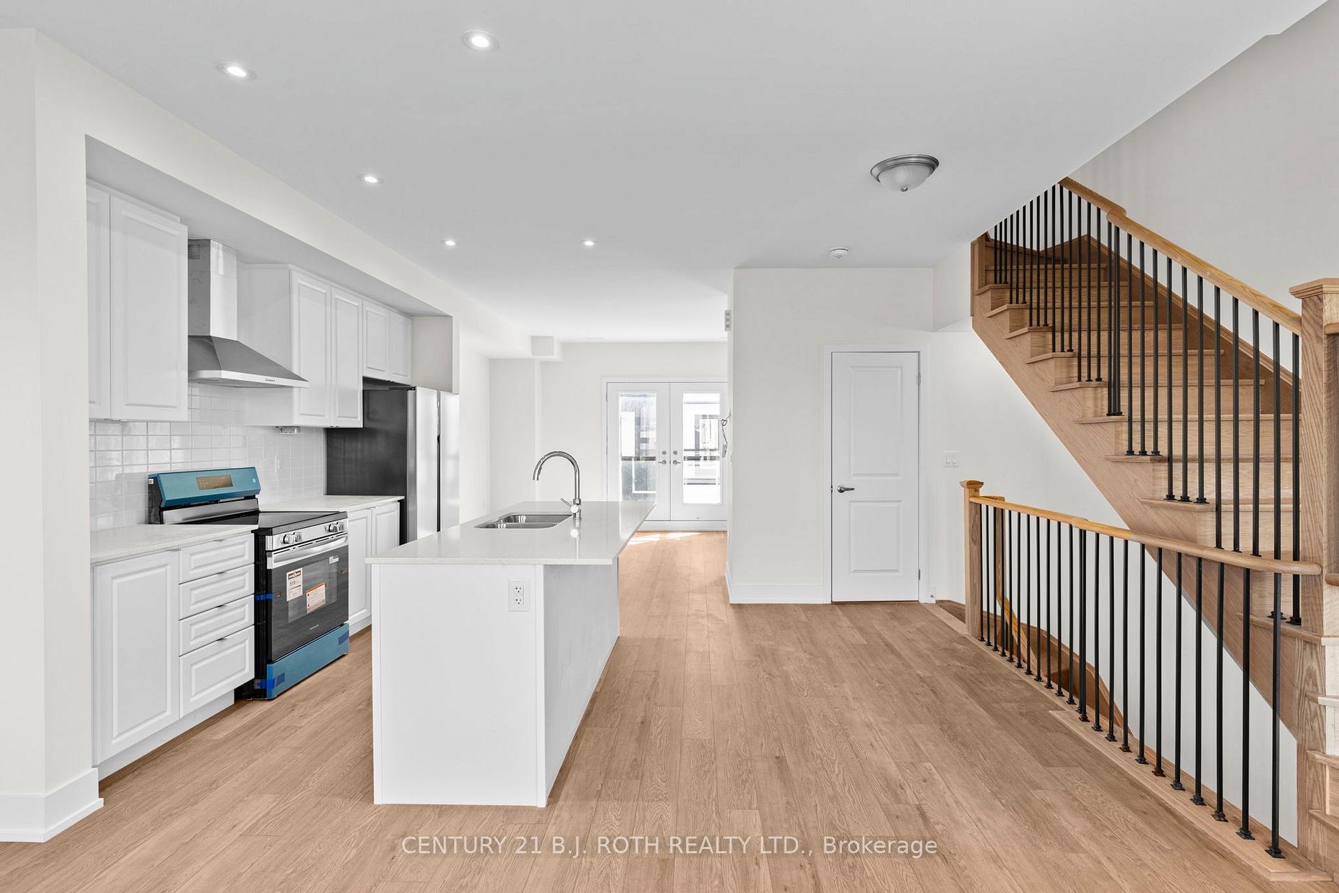 Photo 16 of 3 Mariner'S Pier Way, Orillia — HOMEH