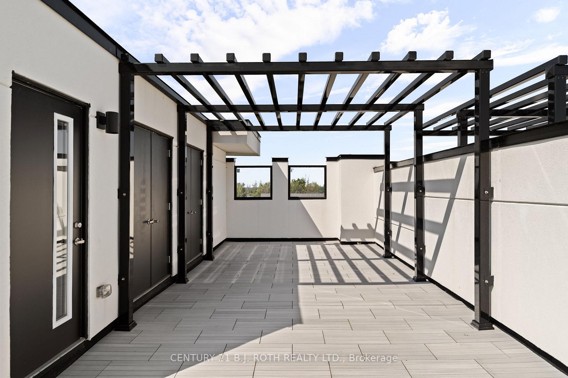Photo 21 of 3 Mariner'S Pier Way, Orillia — HOMEH