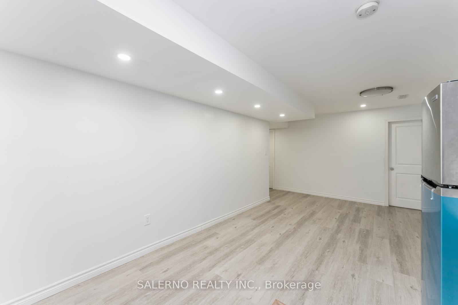 Photo 4 of Unit Bsmt, 226 Mactier Drive, Vaughan, Kleinburg — HOMEH
