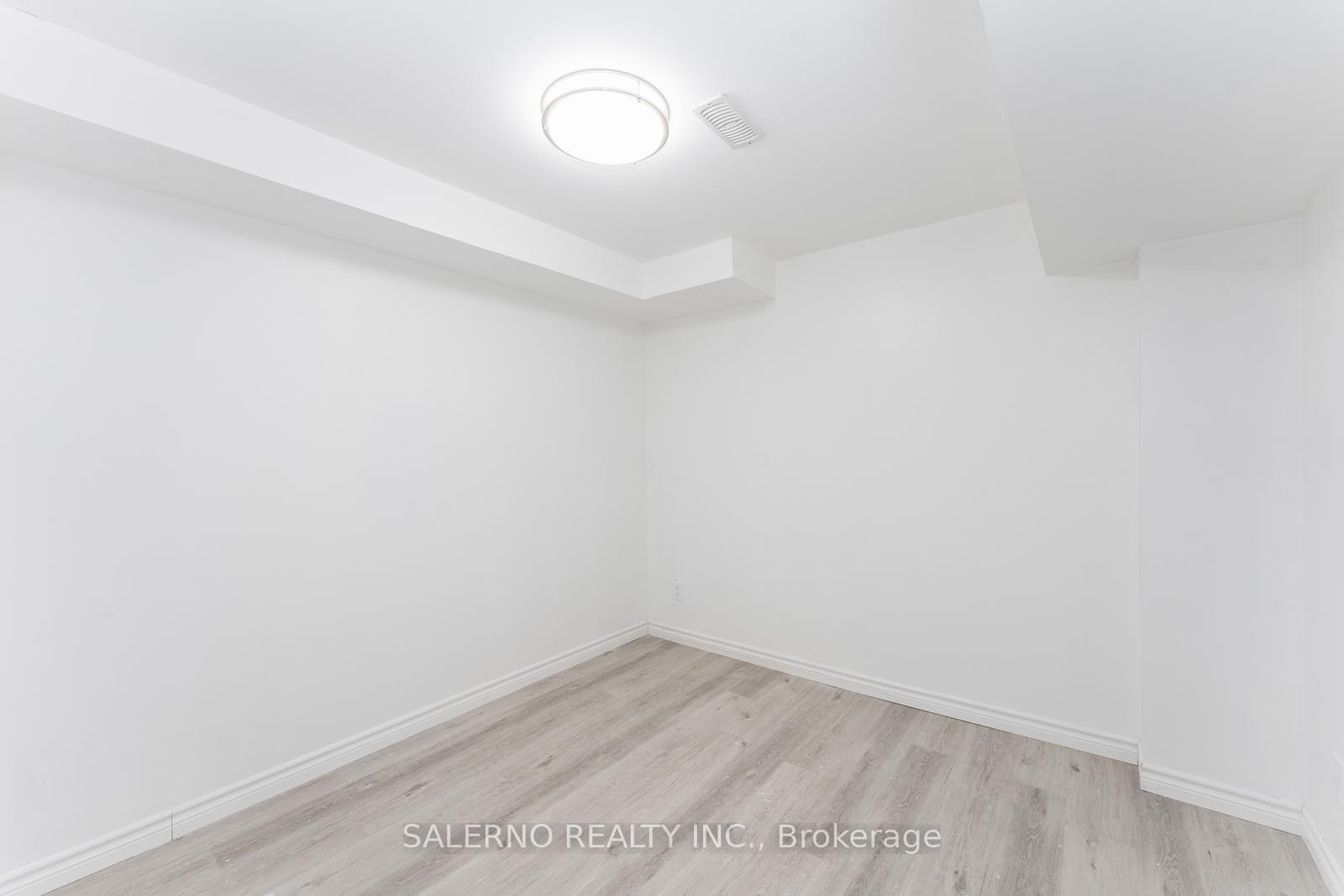 Photo 11 of Unit Bsmt, 226 Mactier Drive, Vaughan, Kleinburg — HOMEH