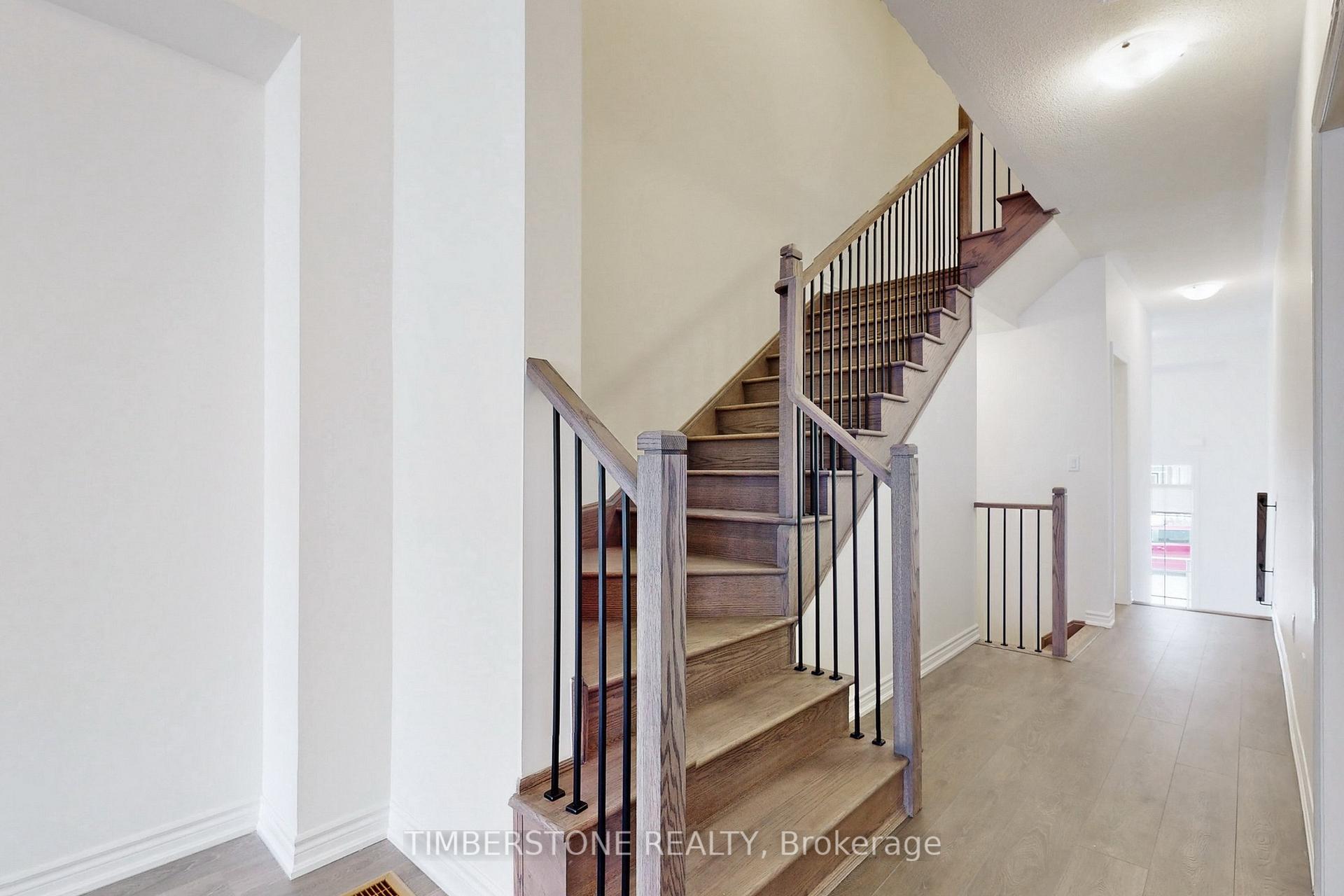 Photo 14 of 168 Shepherd Drive, Barrie, Rural Barrie Southeast — HOMEH