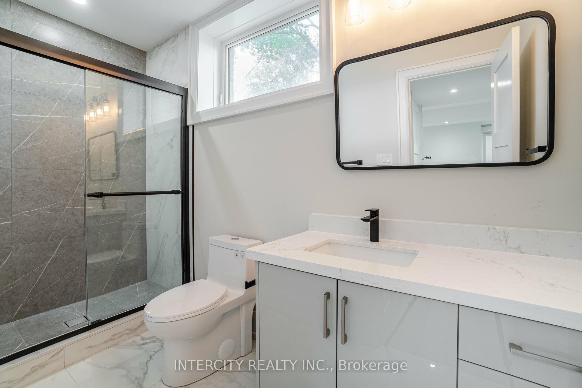 Photo 28 of 23 Lockheed Boulevard S, Etobicoke, Humber Heights — HOMEH