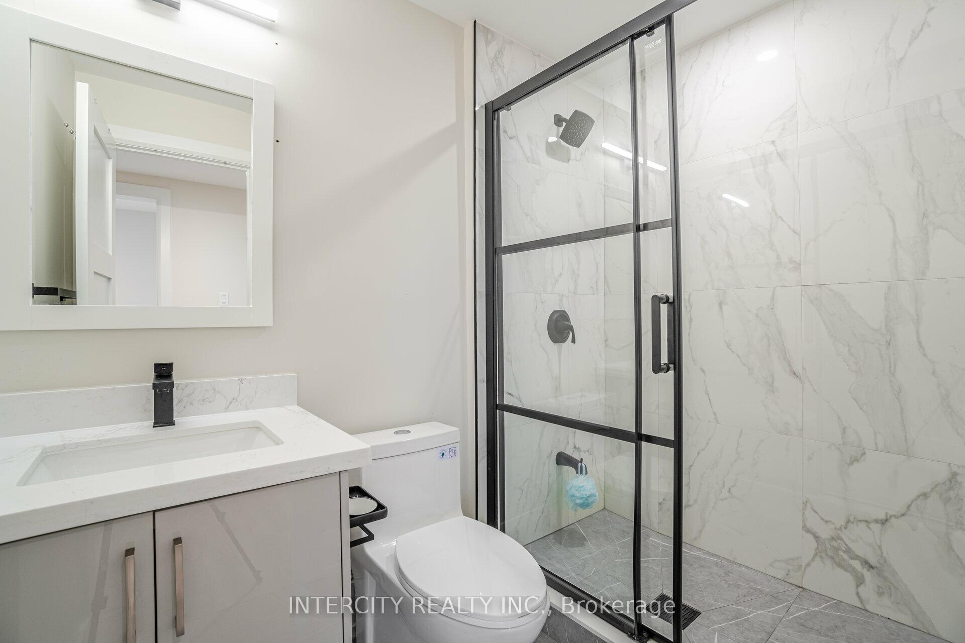 Photo 26 of 23 Lockheed Boulevard S, Etobicoke, Humber Heights — HOMEH