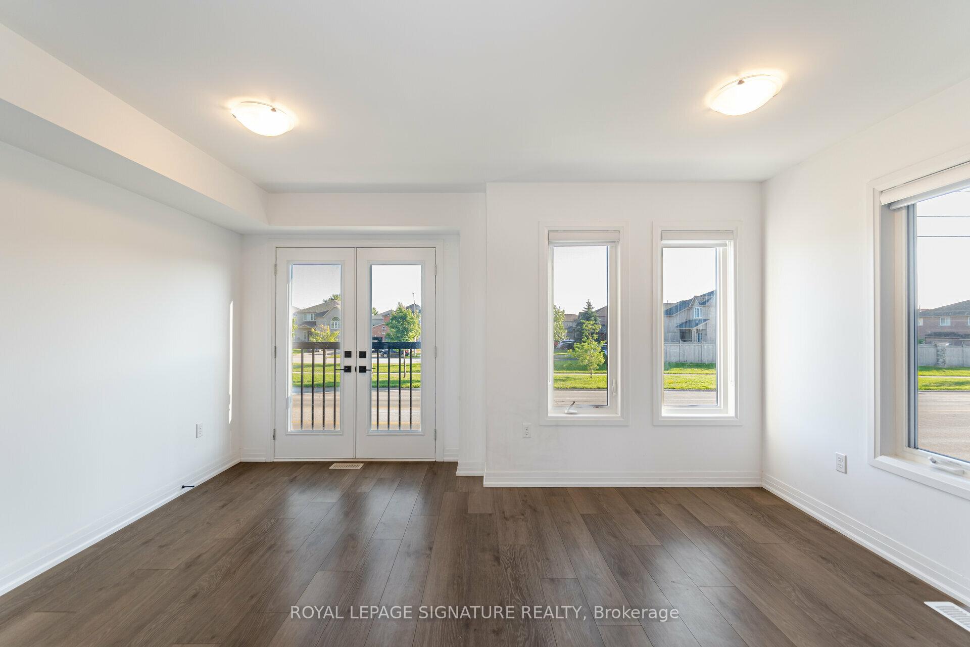 Photo 8 of 63 Fairlane Avenue, Barrie, Painswick South — HOMEH
