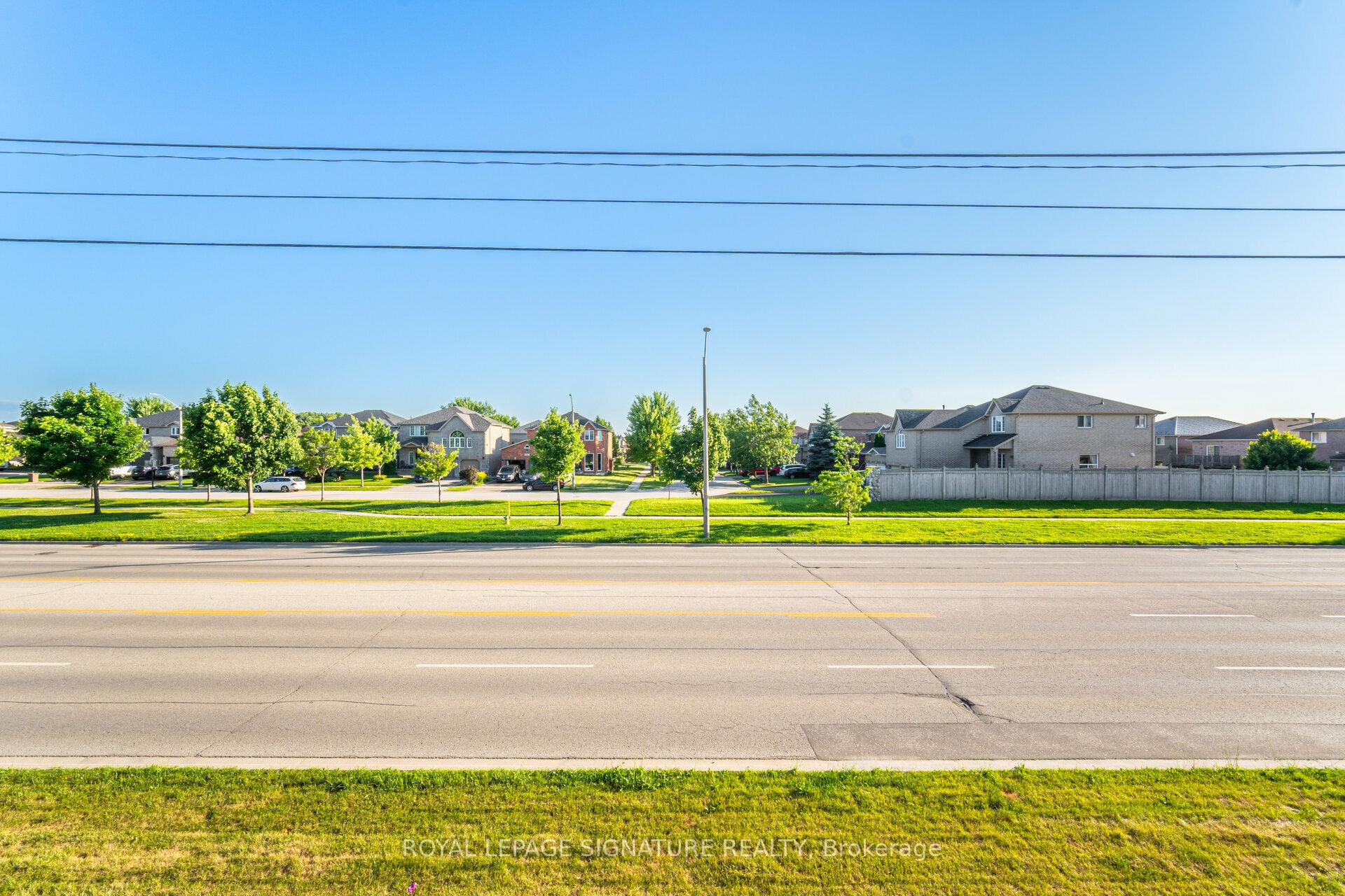 Photo 10 of 63 Fairlane Avenue, Barrie, Painswick South — HOMEH