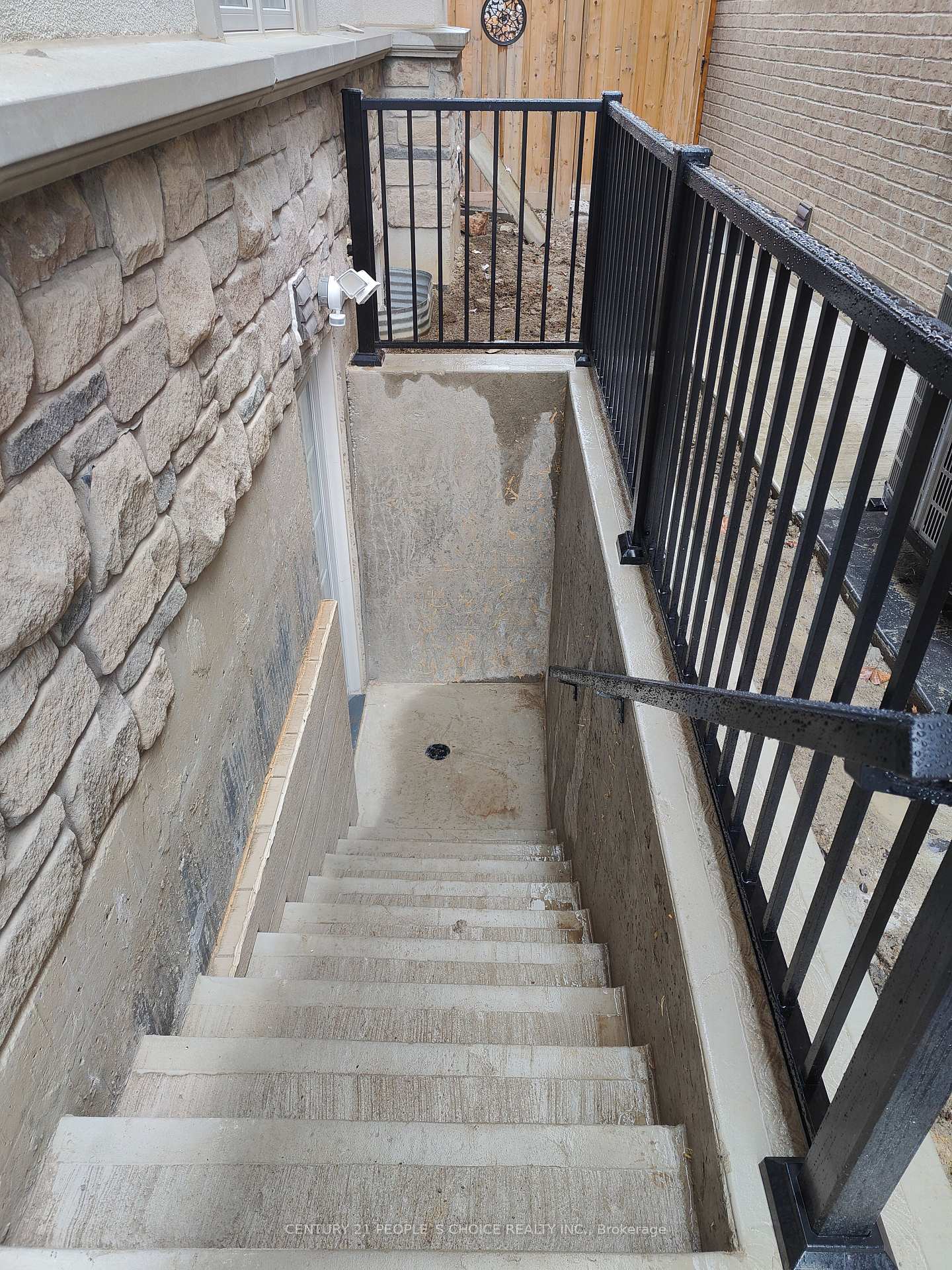 Photo 15 of 9 Chiming Road, Brampton, Toronto Gore Rural Estate — HOMEH