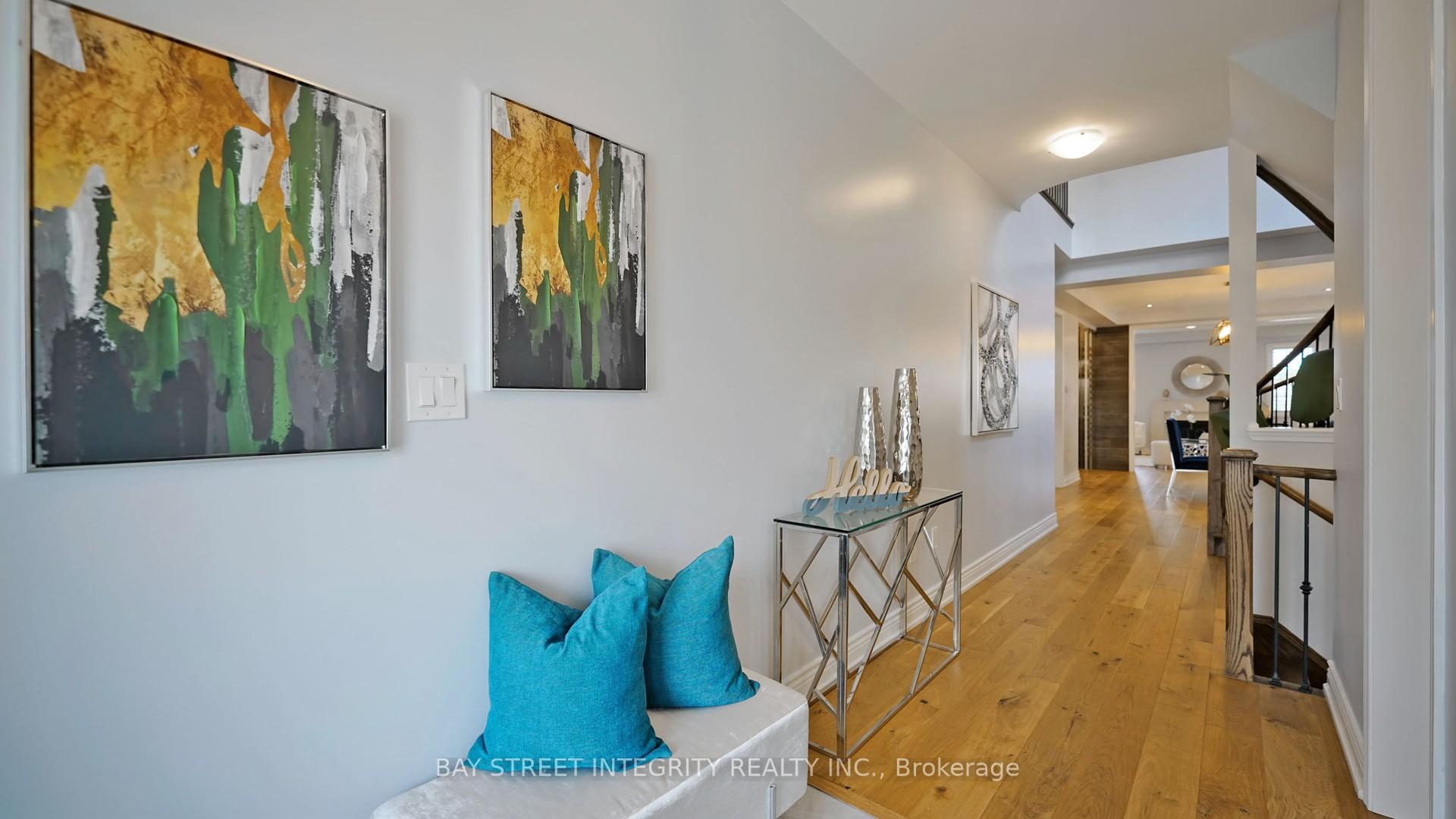 Photo 5 of 170 Baber Crescent, Aurora, Rural Aurora — HOMEH