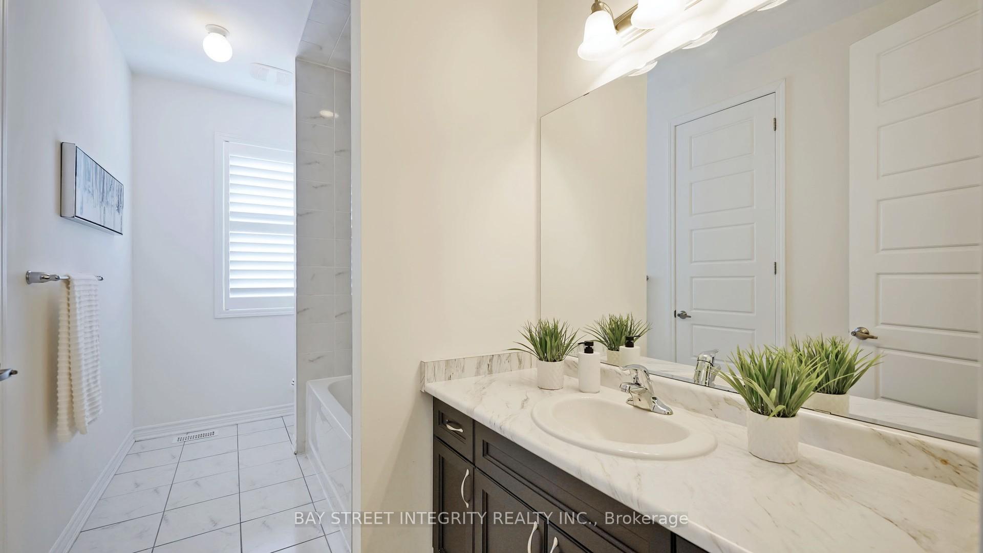 Photo 26 of 170 Baber Crescent, Aurora, Rural Aurora — HOMEH