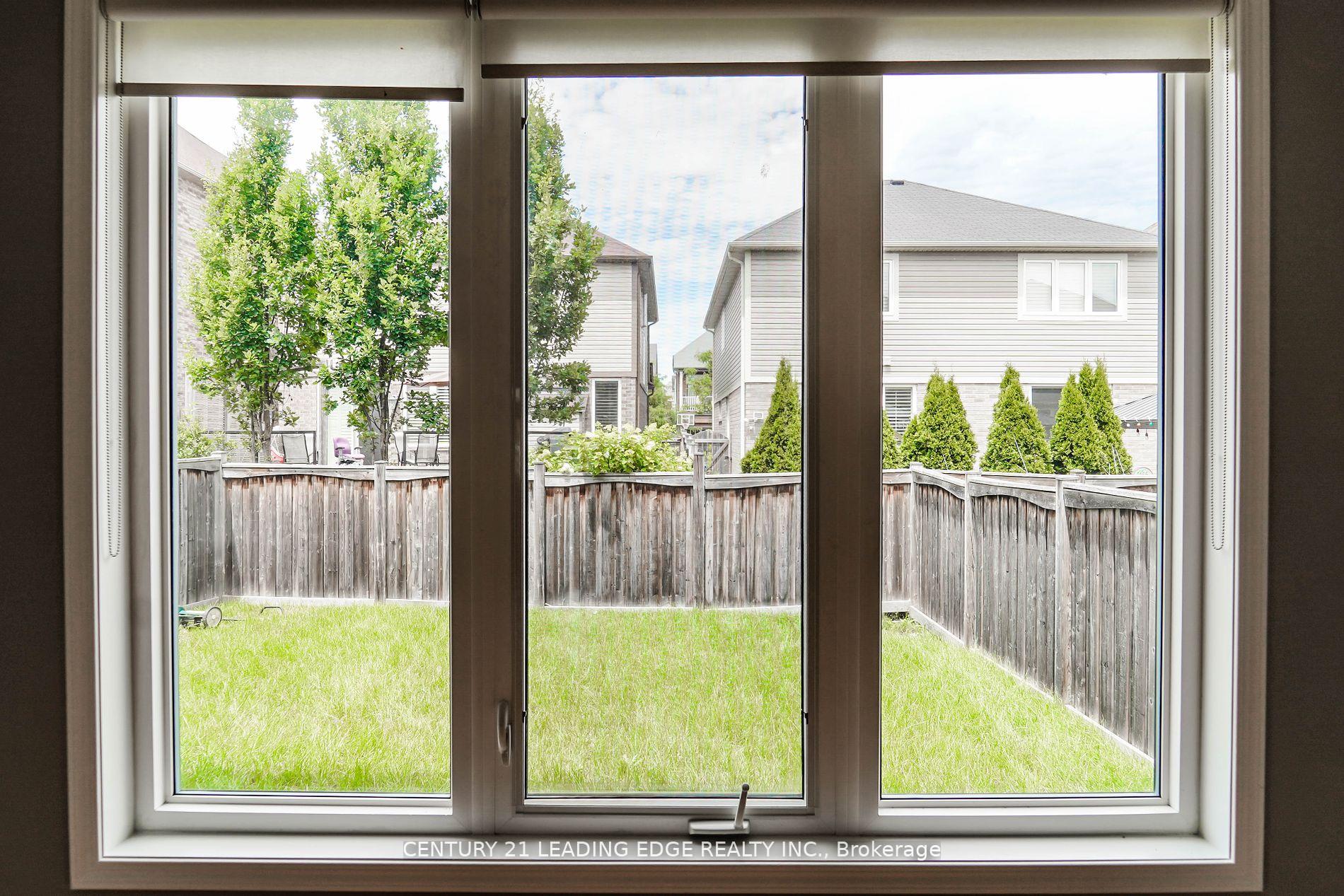 Photo 6 of 1844 Misthollow Drive, Pickering, Duffin Heights — HOMEH
