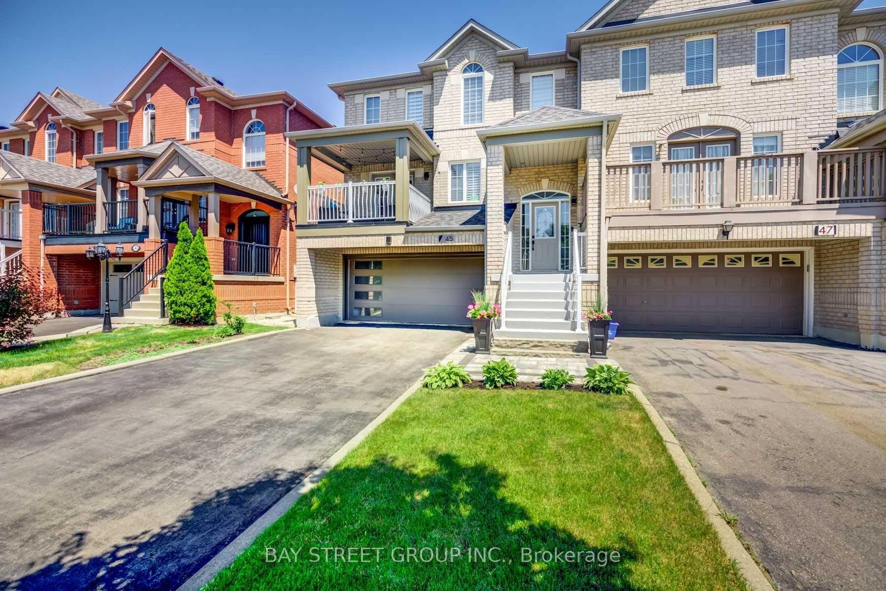Photo 5 of 45 Mainland Crescent, Vaughan, Vellore Village — HOMEH