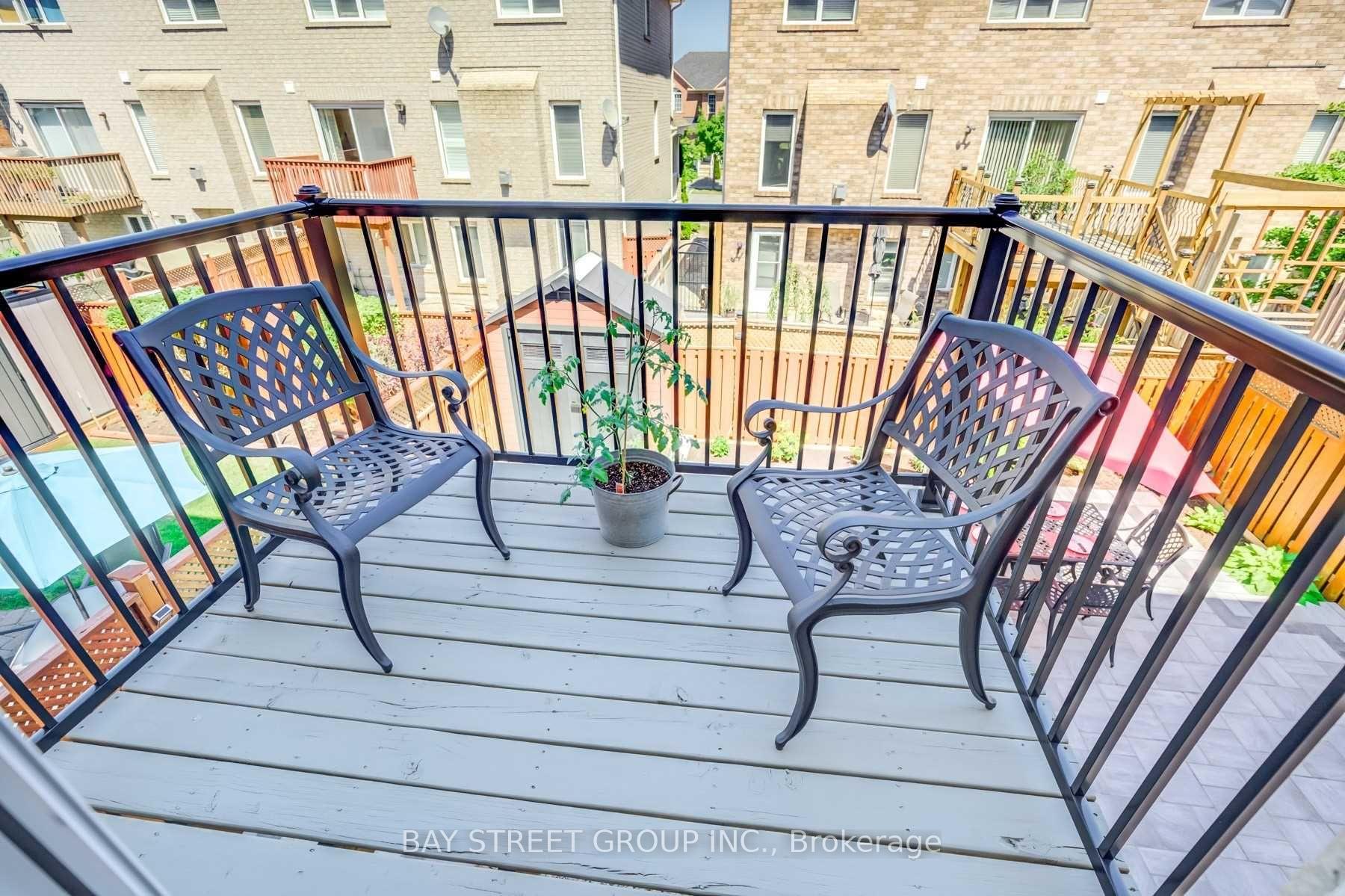 Photo 19 of 45 Mainland Crescent, Vaughan, Vellore Village — HOMEH