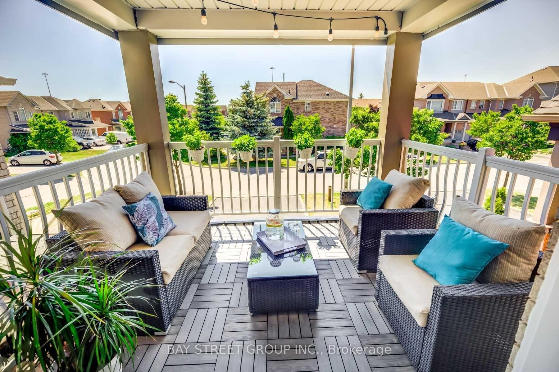 Photo 6 of 45 Mainland Crescent, Vaughan, Vellore Village — HOMEH