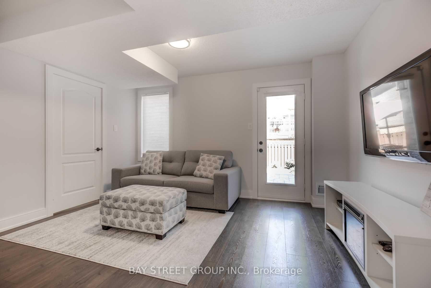 Photo 7 of 45 Mainland Crescent, Vaughan, Vellore Village — HOMEH