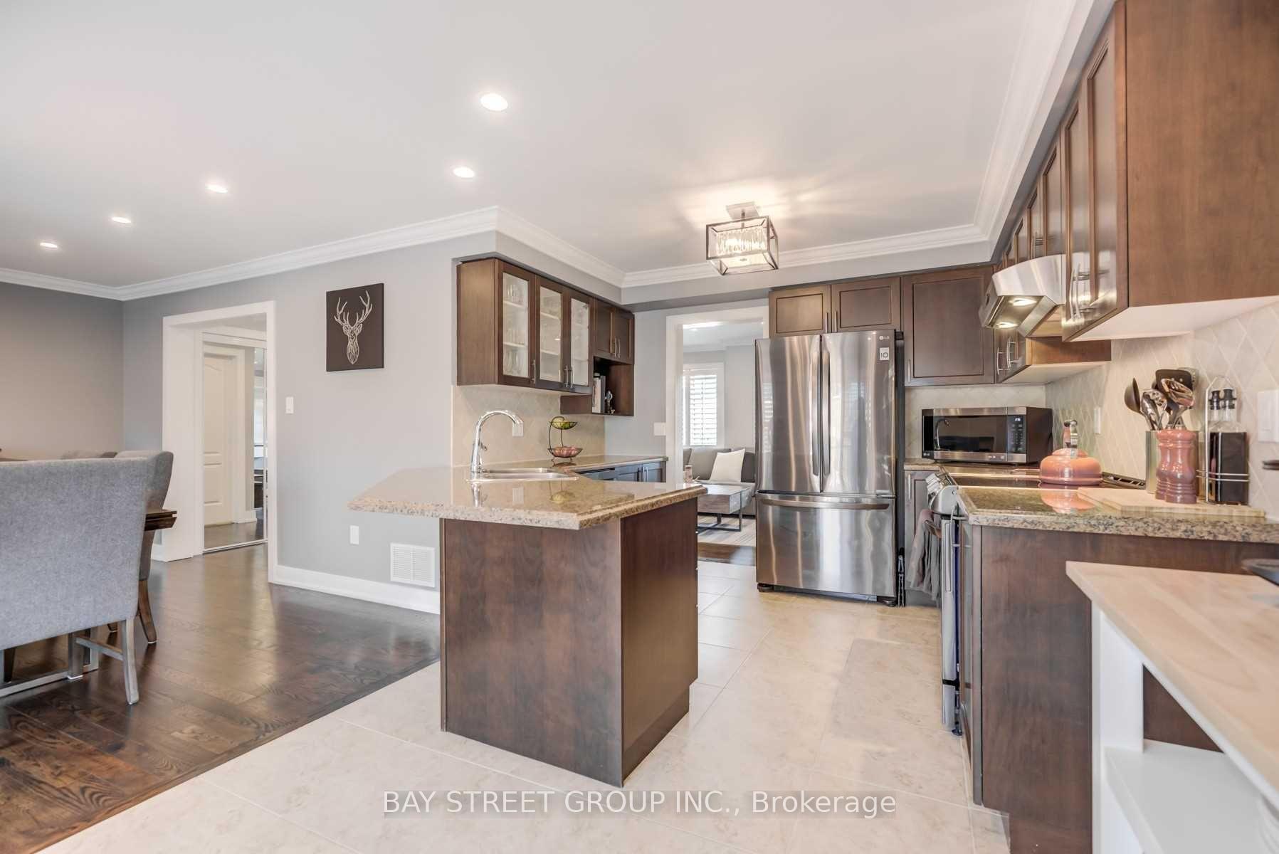 Photo 10 of 45 Mainland Crescent, Vaughan, Vellore Village — HOMEH