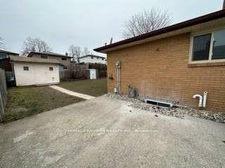 Photo 17 of Unit B, 23 Markwood Drive, Kitchener — HOMEH