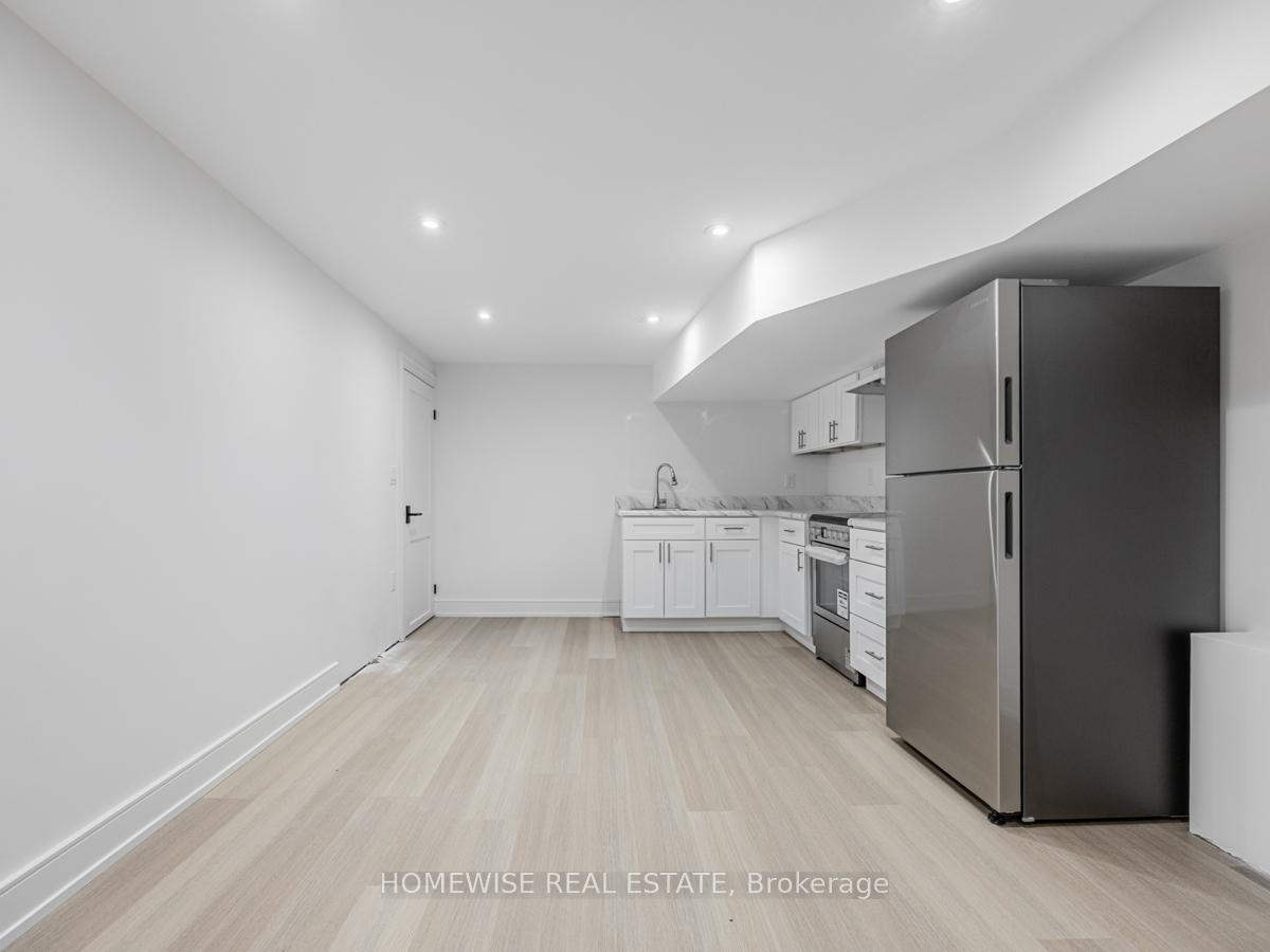 Front of Unit Lower, 21 Raeburn Avenue