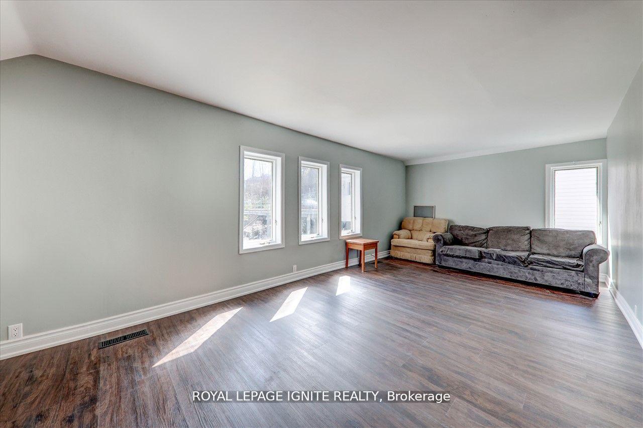 Photo 25 of Unit B, 3 Hastings Street, Bancroft, Bancroft Ward — HOMEH