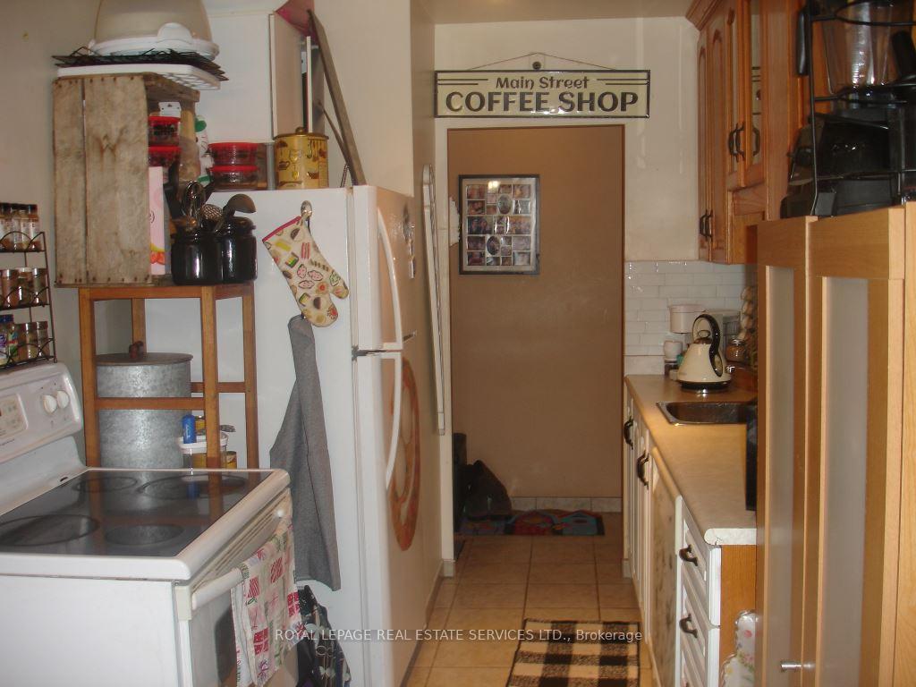 Photo 7 of Unit 101, 57 Neptune Drive, Toronto, Englemount-Lawrence — HOMEH