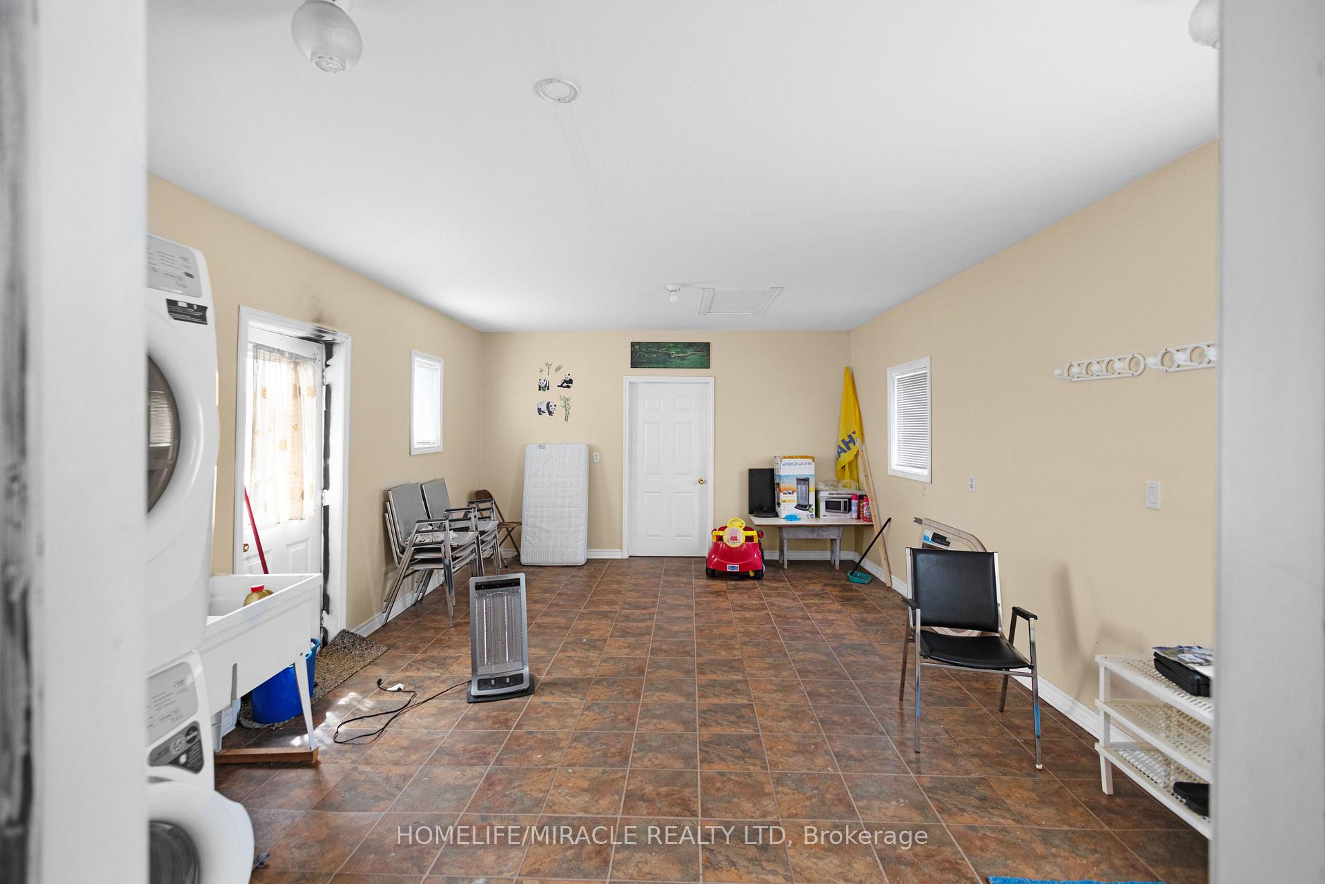 Photo 17 of 1516 Fairgrounds Road, Clearview, Stayner — HOMEH