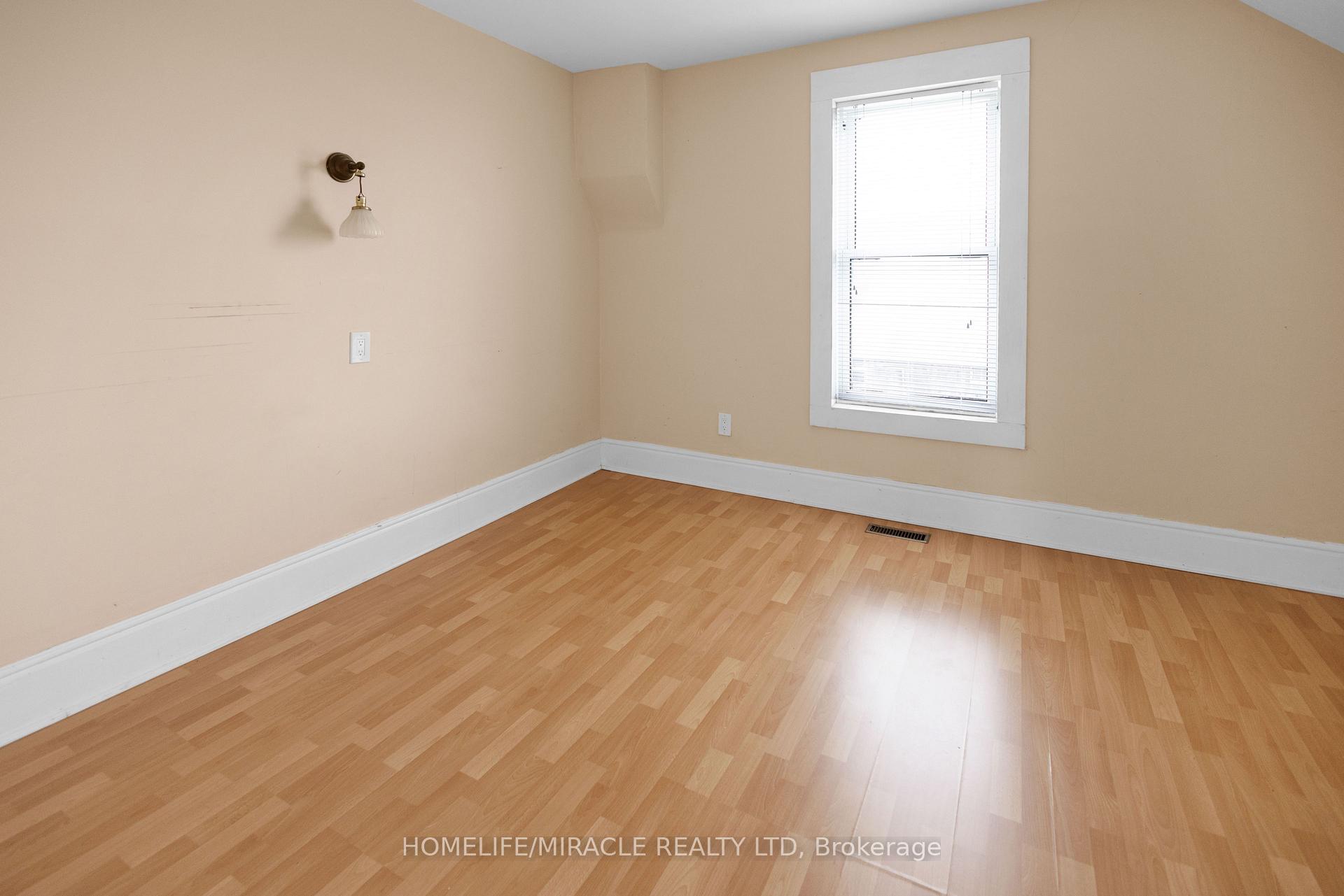 Photo 19 of 1516 Fairgrounds Road, Clearview, Stayner — HOMEH