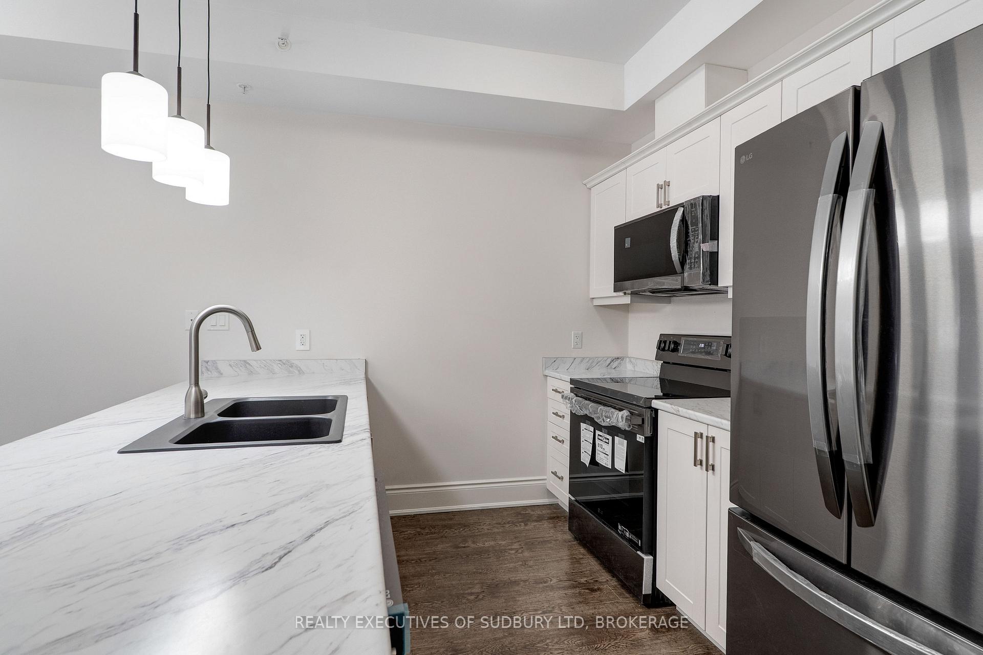 Photo 9 of Unit 404, 11C Salt Dock Road, Parry Sound — HOMEH