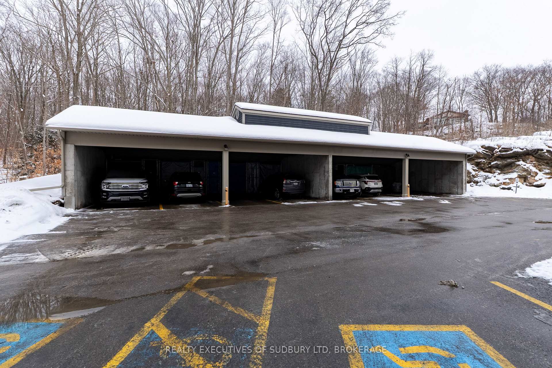 Photo 27 of Unit 404, 11C Salt Dock Road, Parry Sound — HOMEH