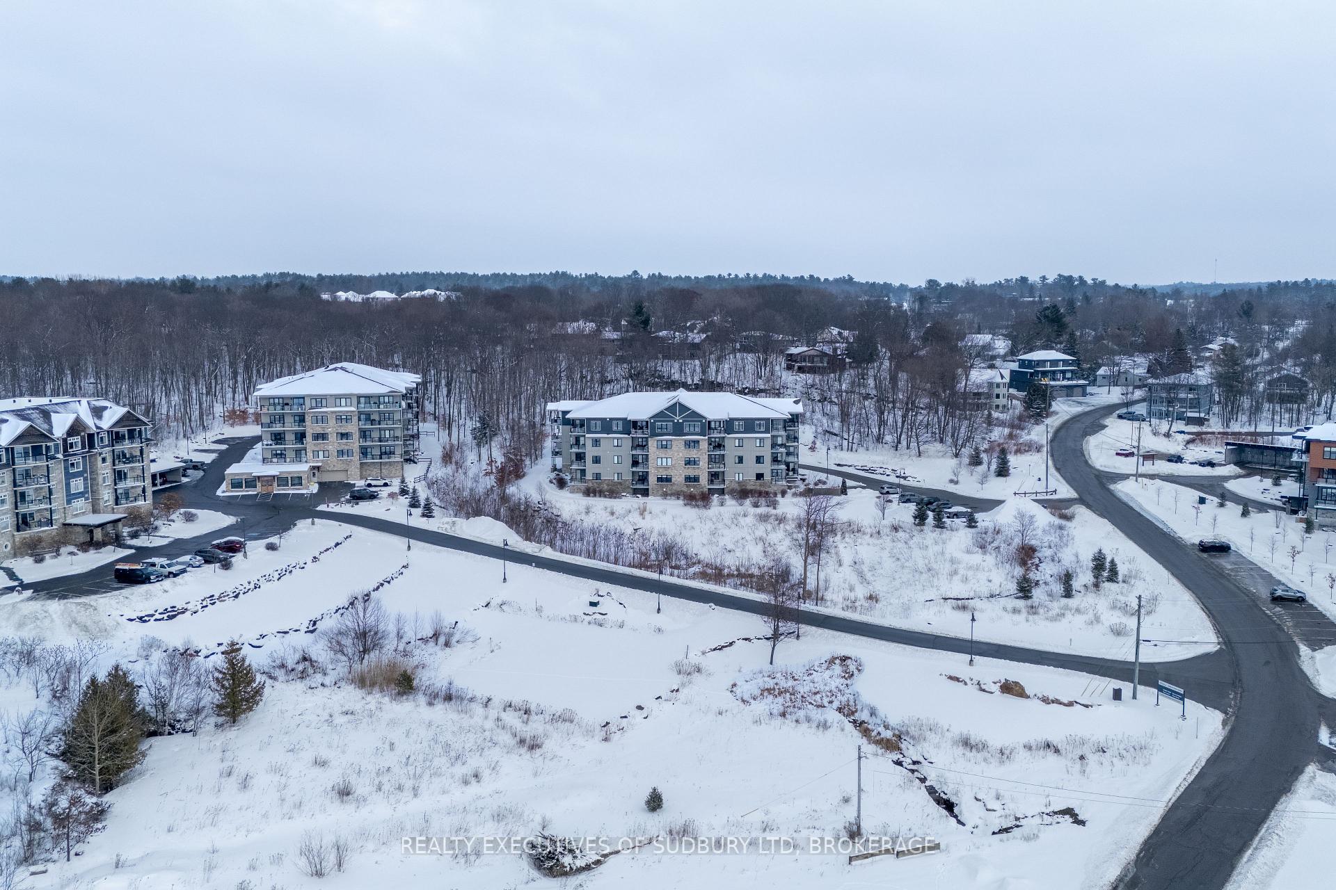 Photo 35 of Unit 404, 11C Salt Dock Road, Parry Sound — HOMEH
