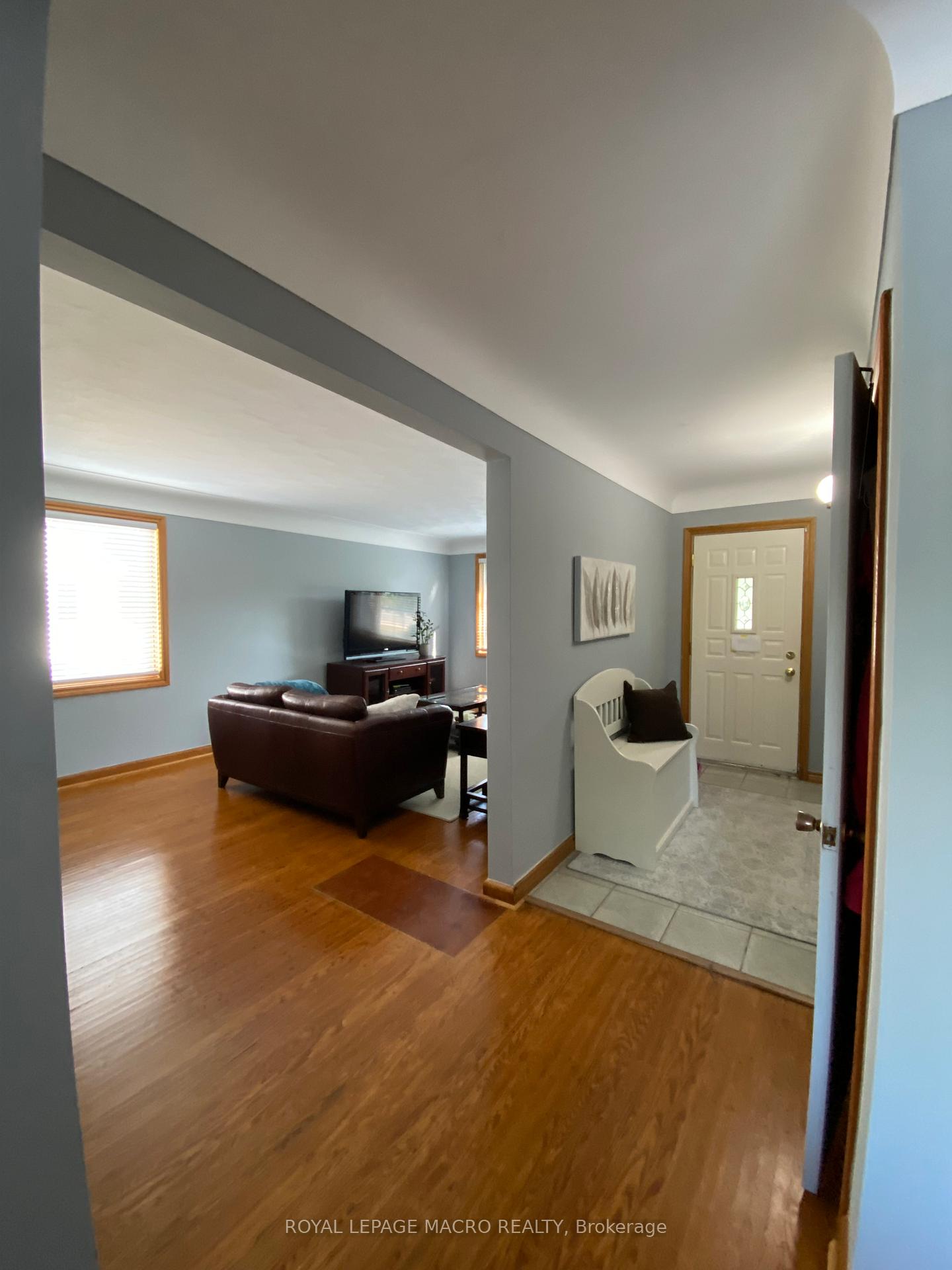 Photo 10 of 1841 Rymal Road E, Hamilton, Rural Glanbrook — HOMEH