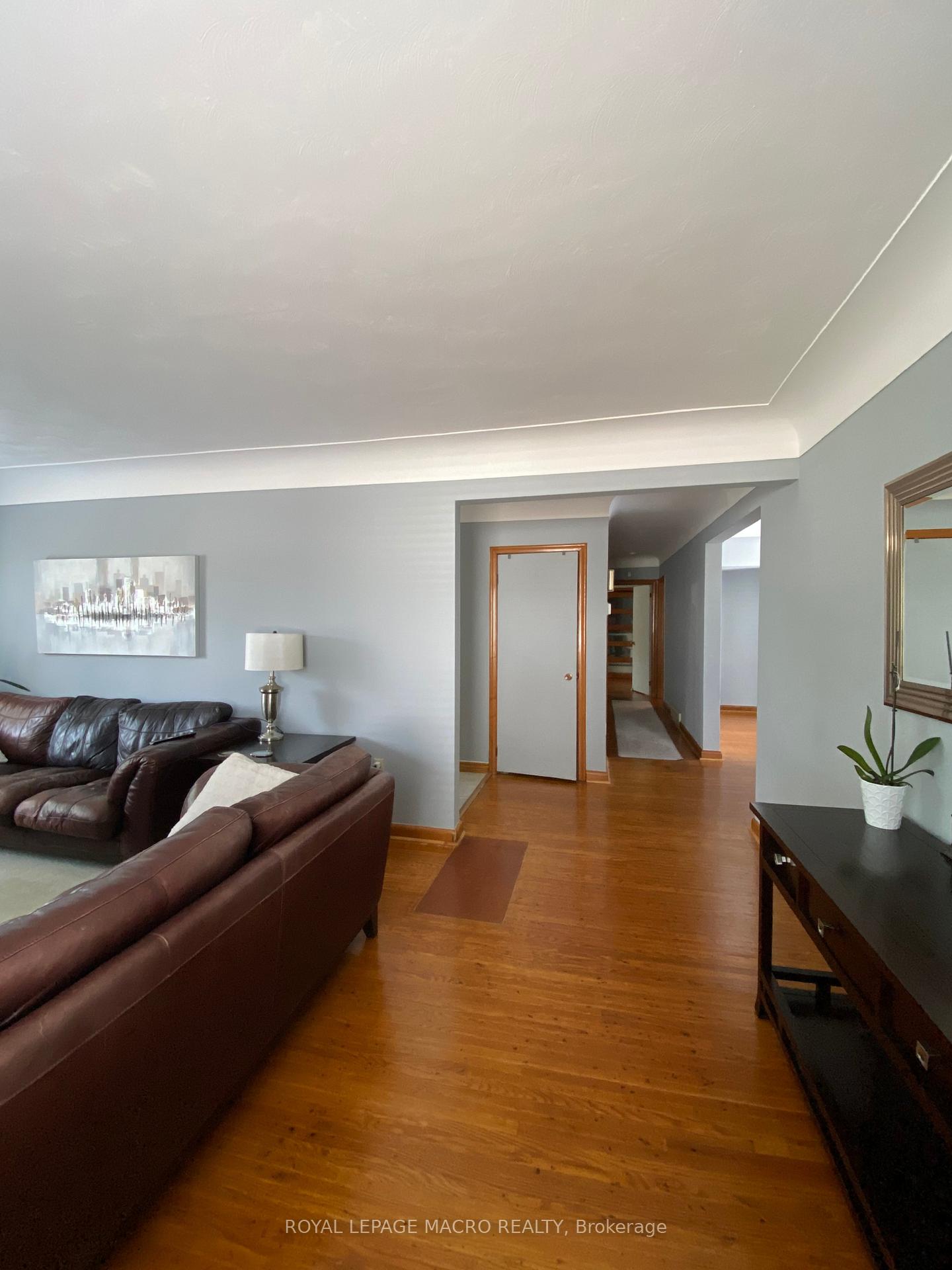 Photo 3 of 1841 Rymal Road E, Hamilton, Rural Glanbrook — HOMEH