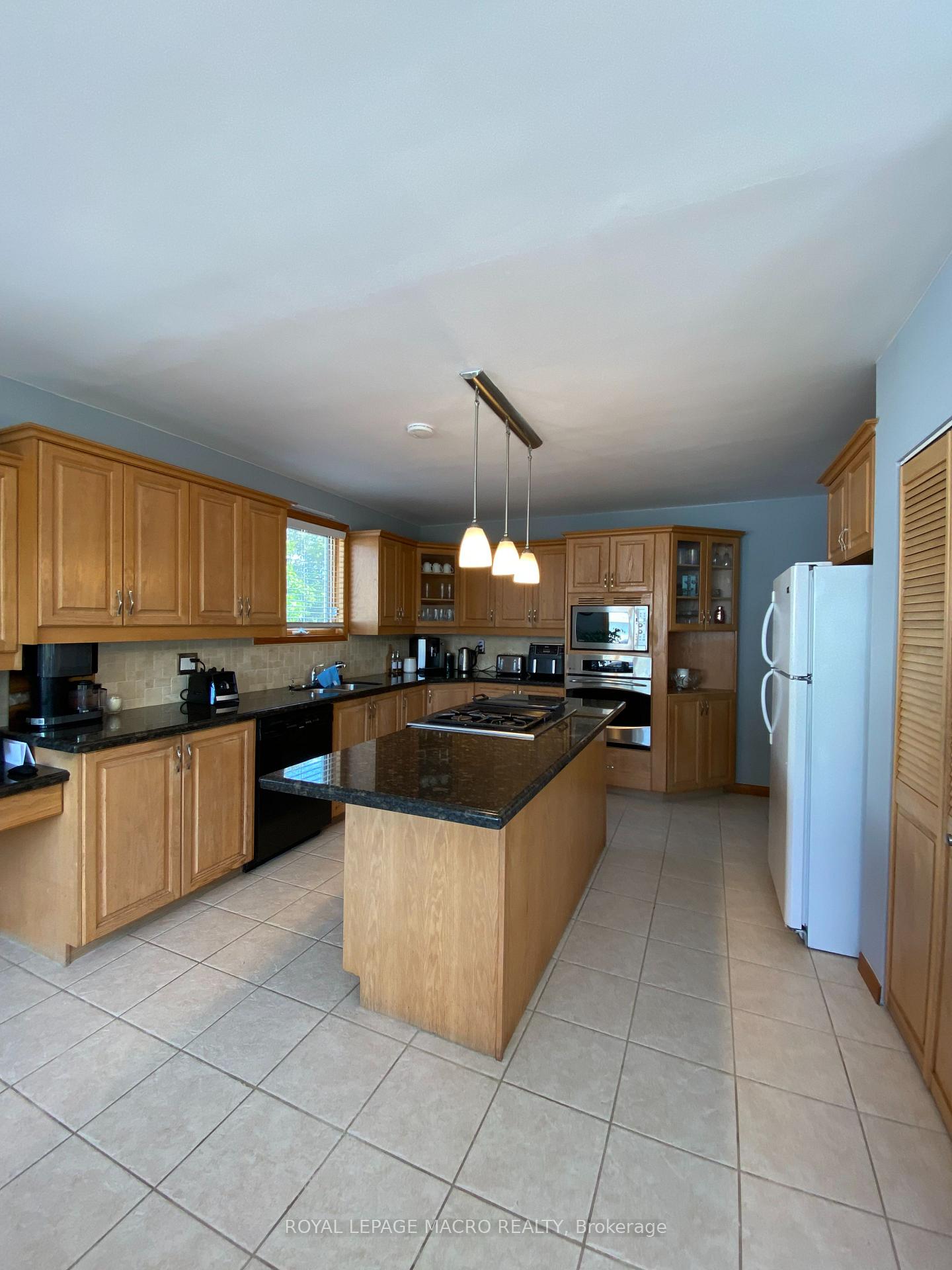Photo 7 of 1841 Rymal Road E, Hamilton, Rural Glanbrook — HOMEH