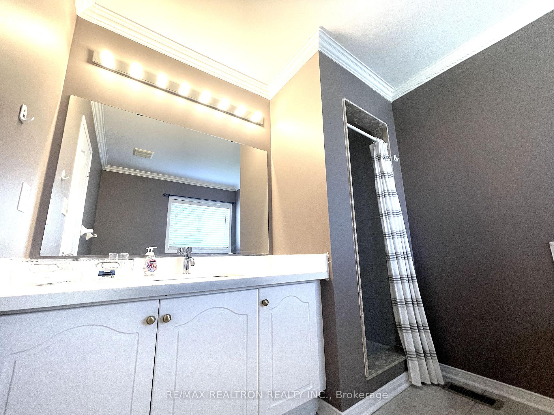 Photo 18 of 61 Rampart Crescent S, Whitby, Williamsburg — HOMEH