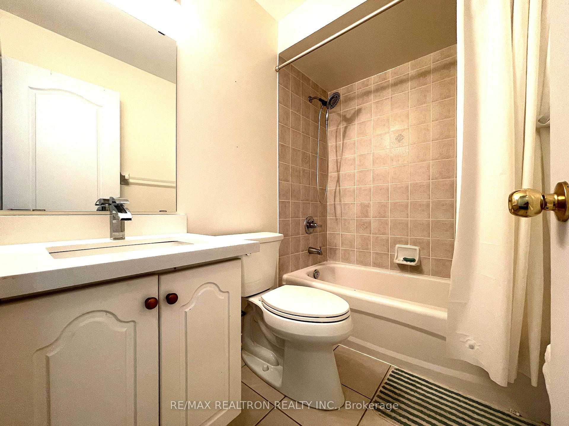 Photo 21 of 61 Rampart Crescent S, Whitby, Williamsburg — HOMEH