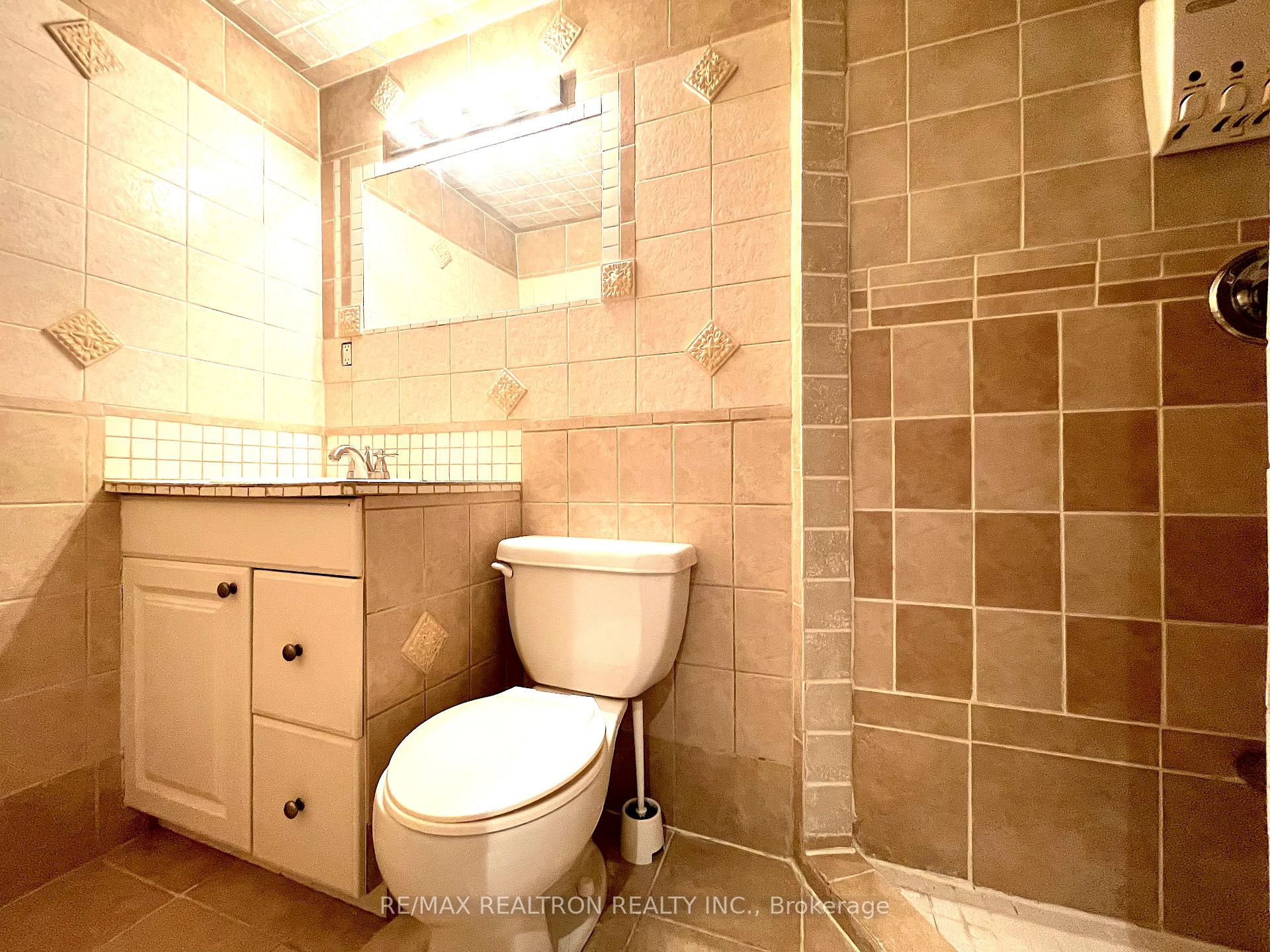 Photo 17 of 61 Rampart Crescent S, Whitby, Williamsburg — HOMEH