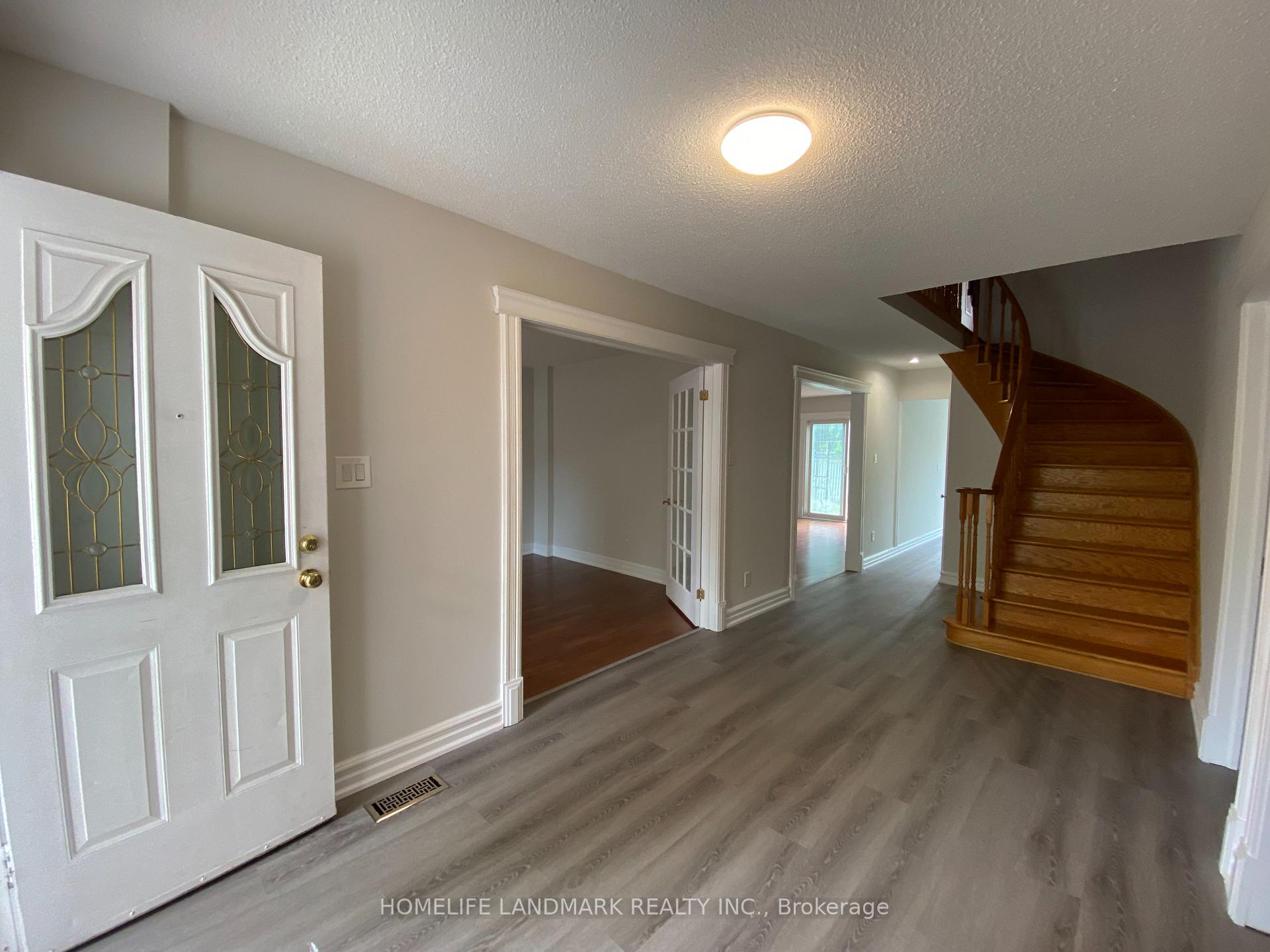 Photo 2 of 32 Marcus Crescent, Markham, Raymerville — HOMEH