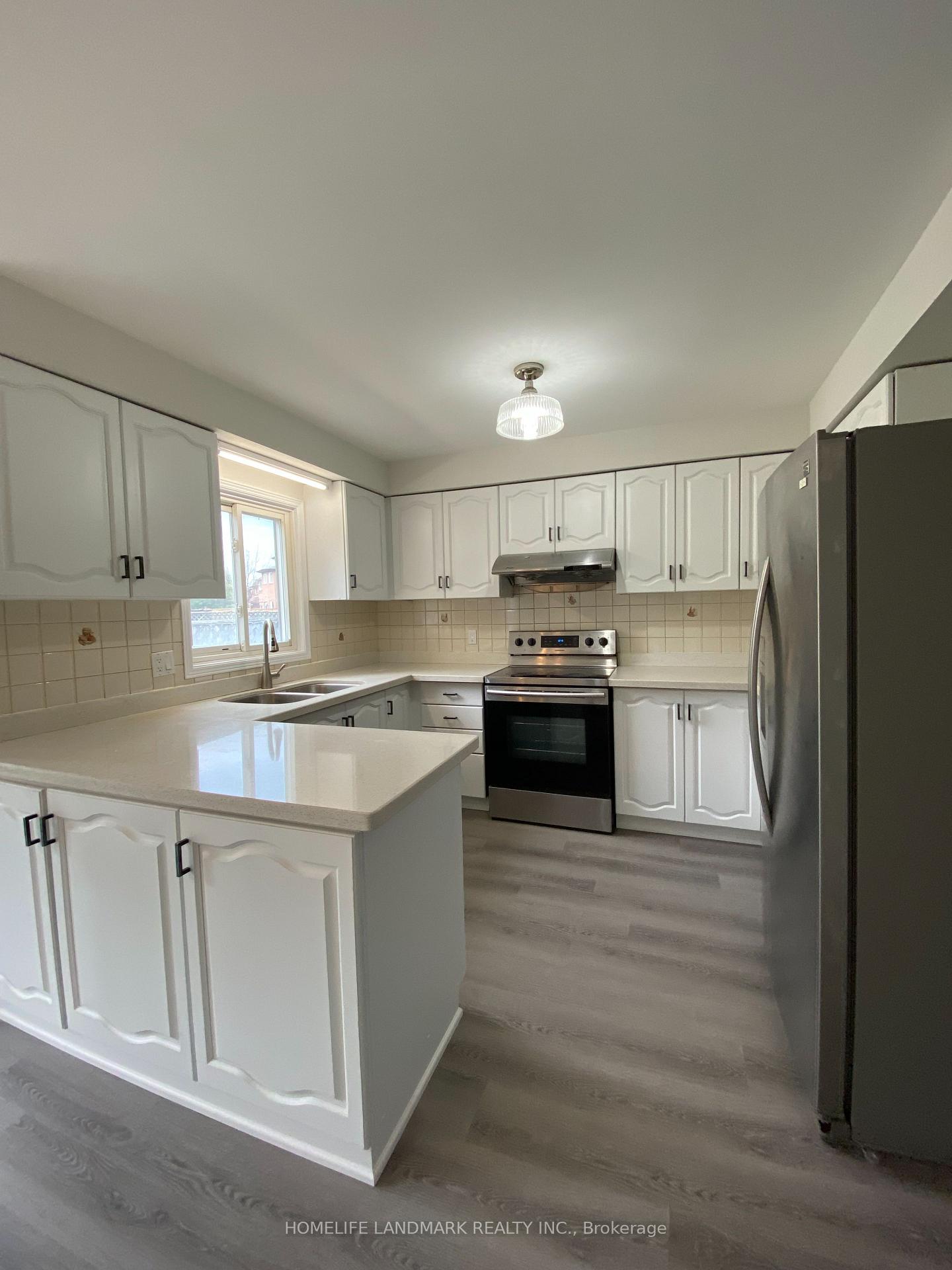 Photo 3 of 32 Marcus Crescent, Markham, Raymerville — HOMEH