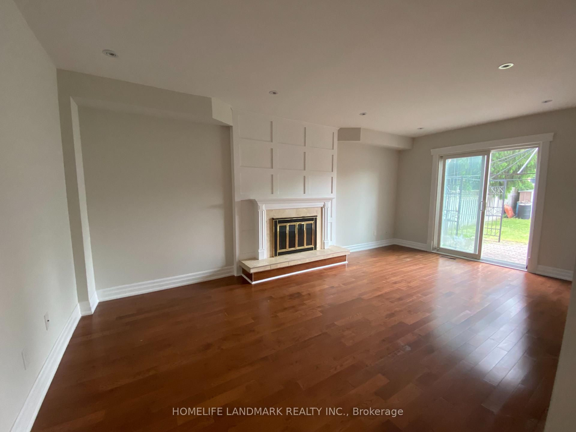 Photo 5 of 32 Marcus Crescent, Markham, Raymerville — HOMEH