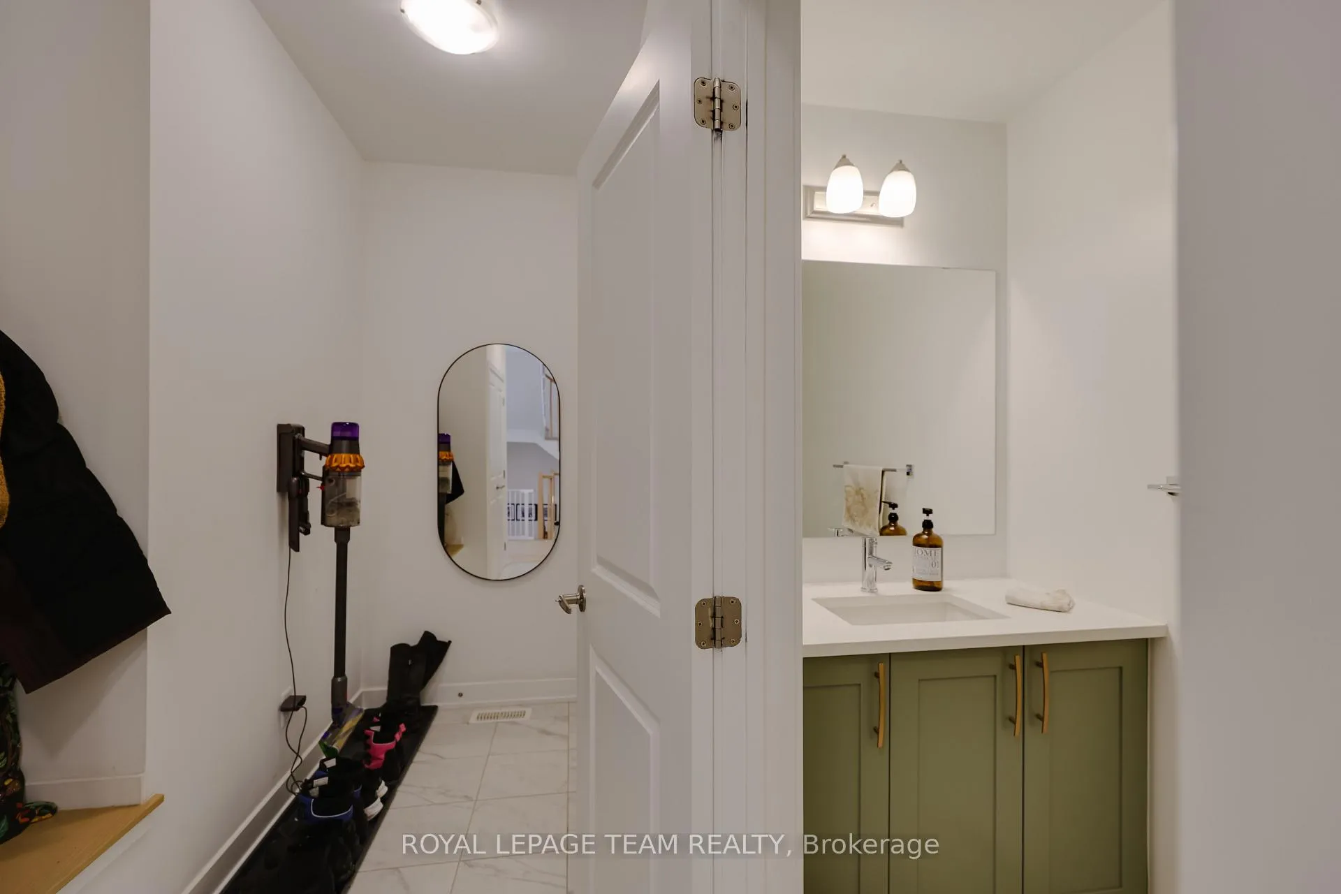 Photo 8 of 844 Beckton Heights, Ottawa, Stittsville (South) — HOMEH