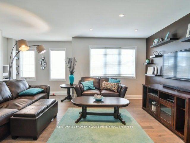 Photo 2 of 137 Decker Hollow Circle, Brampton, Credit Valley — HOMEH
