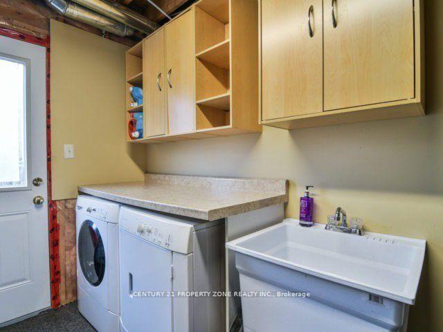 Photo 6 of 137 Decker Hollow Circle, Brampton, Credit Valley — HOMEH