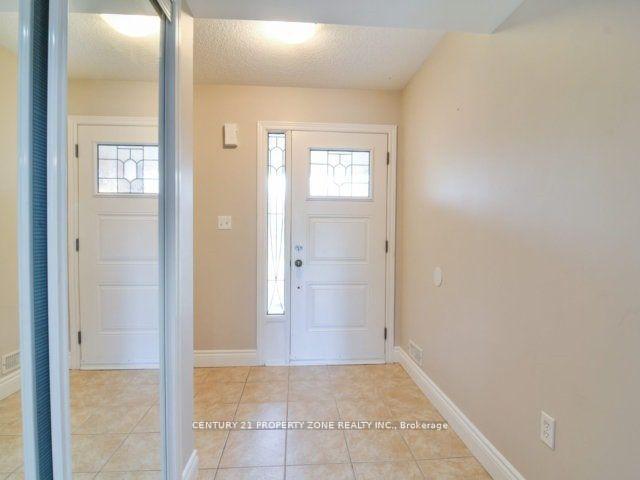 Photo 8 of 137 Decker Hollow Circle, Brampton, Credit Valley — HOMEH