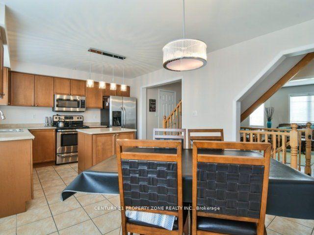 Photo 16 of 137 Decker Hollow Circle, Brampton, Credit Valley — HOMEH