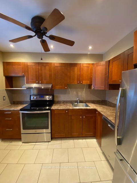 Photo 3 of Unit 11, 1342 Cedarcroft Crescent, Ottawa, Pineview — HOMEH