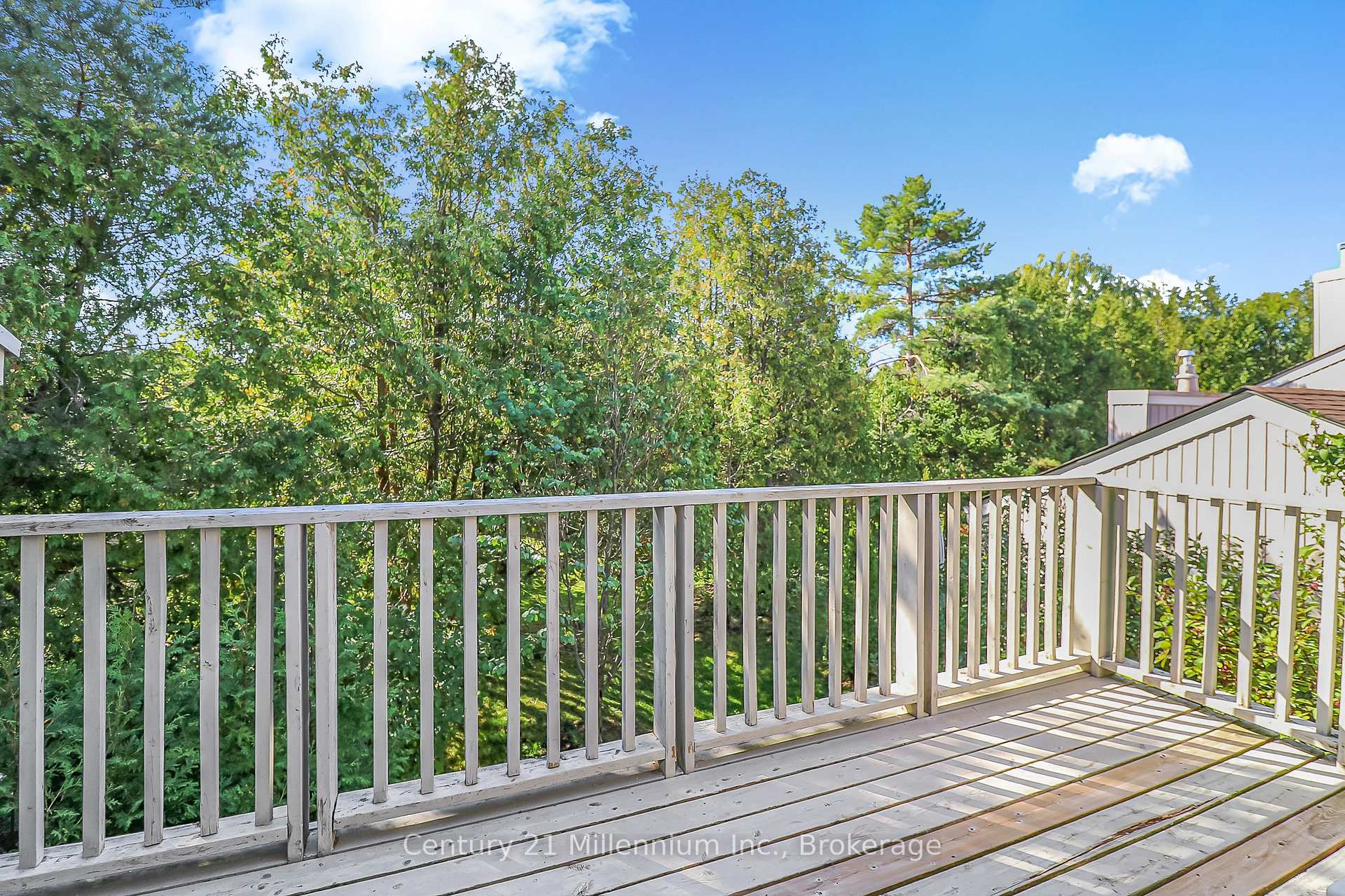 Photo 3 of 524 Oxbow Crescent, Collingwood — HOMEH