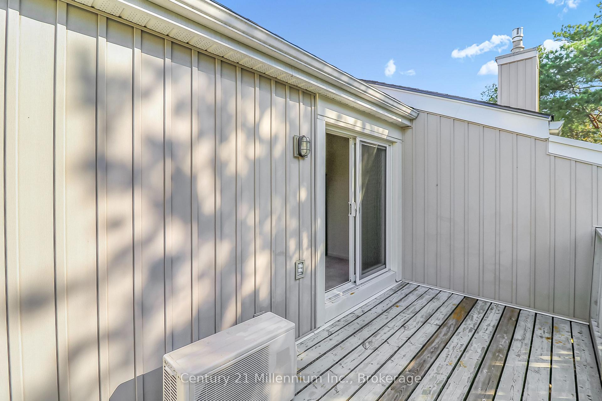 Photo 11 of 524 Oxbow Crescent, Collingwood — HOMEH