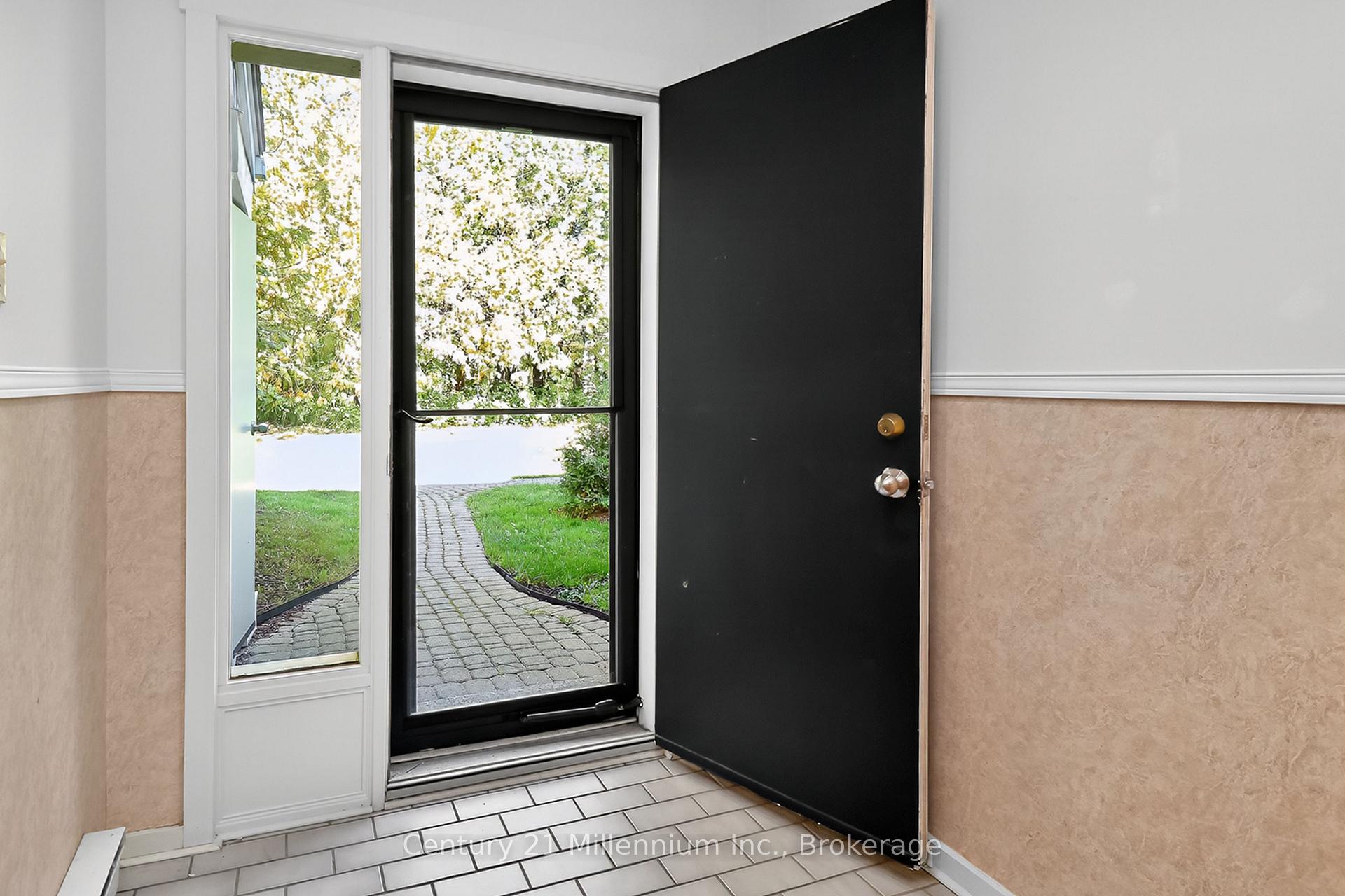 Photo 8 of 524 Oxbow Crescent, Collingwood — HOMEH