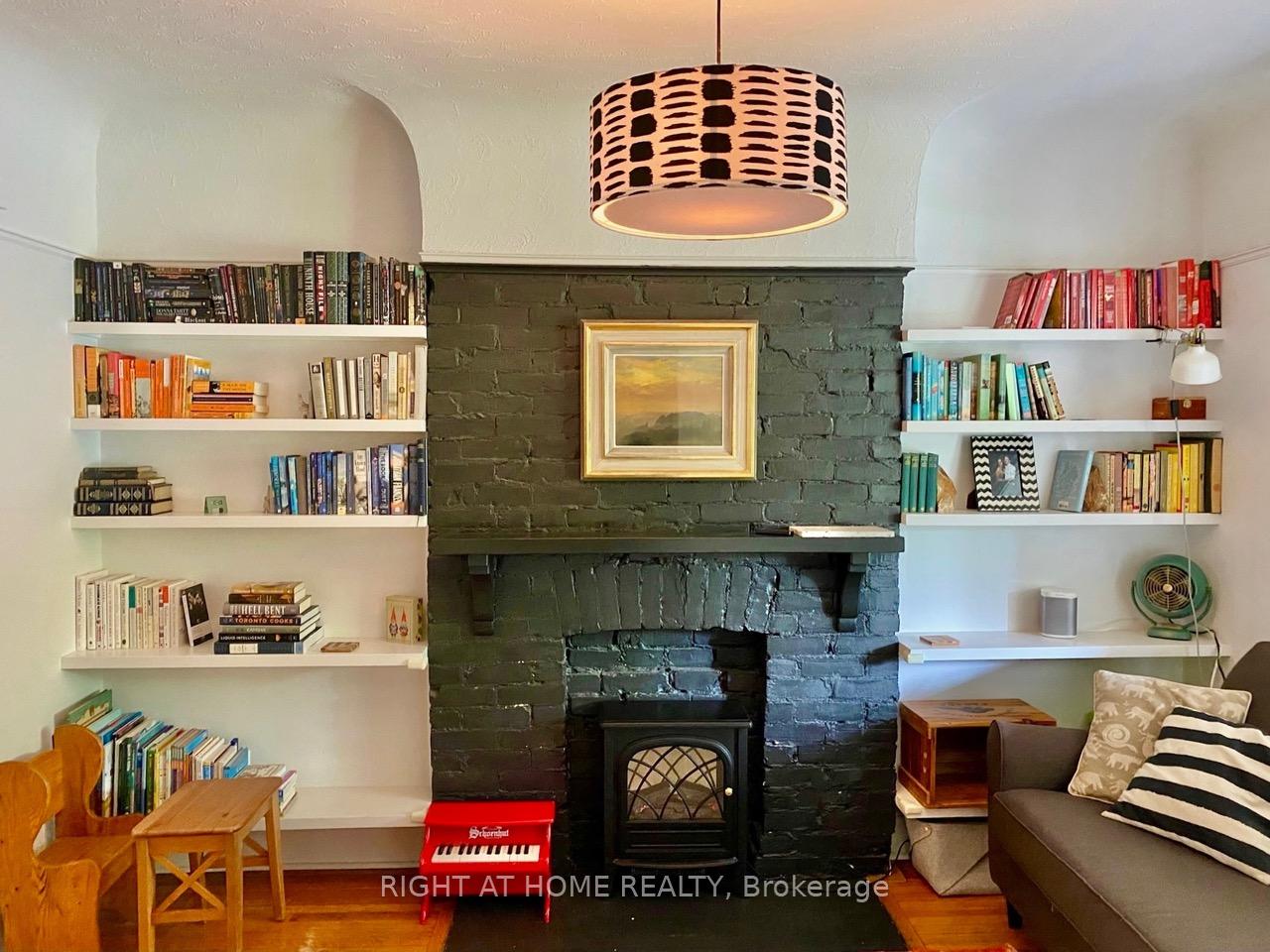 Photo 1 of 560 Crawford Street, Toronto, Palmerston-Little Italy — HOMEH