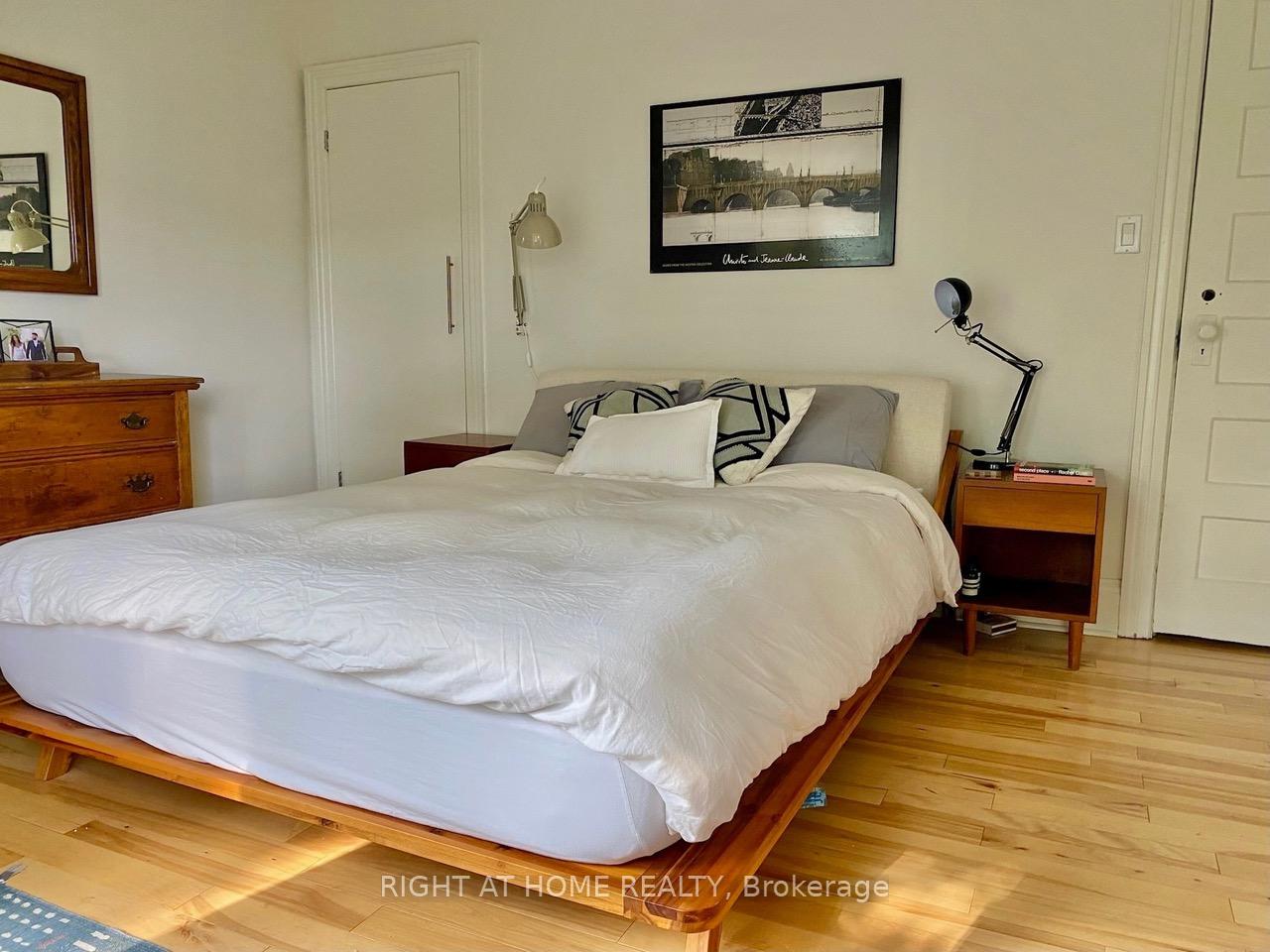 Photo 8 of 560 Crawford Street, Toronto, Palmerston-Little Italy — HOMEH